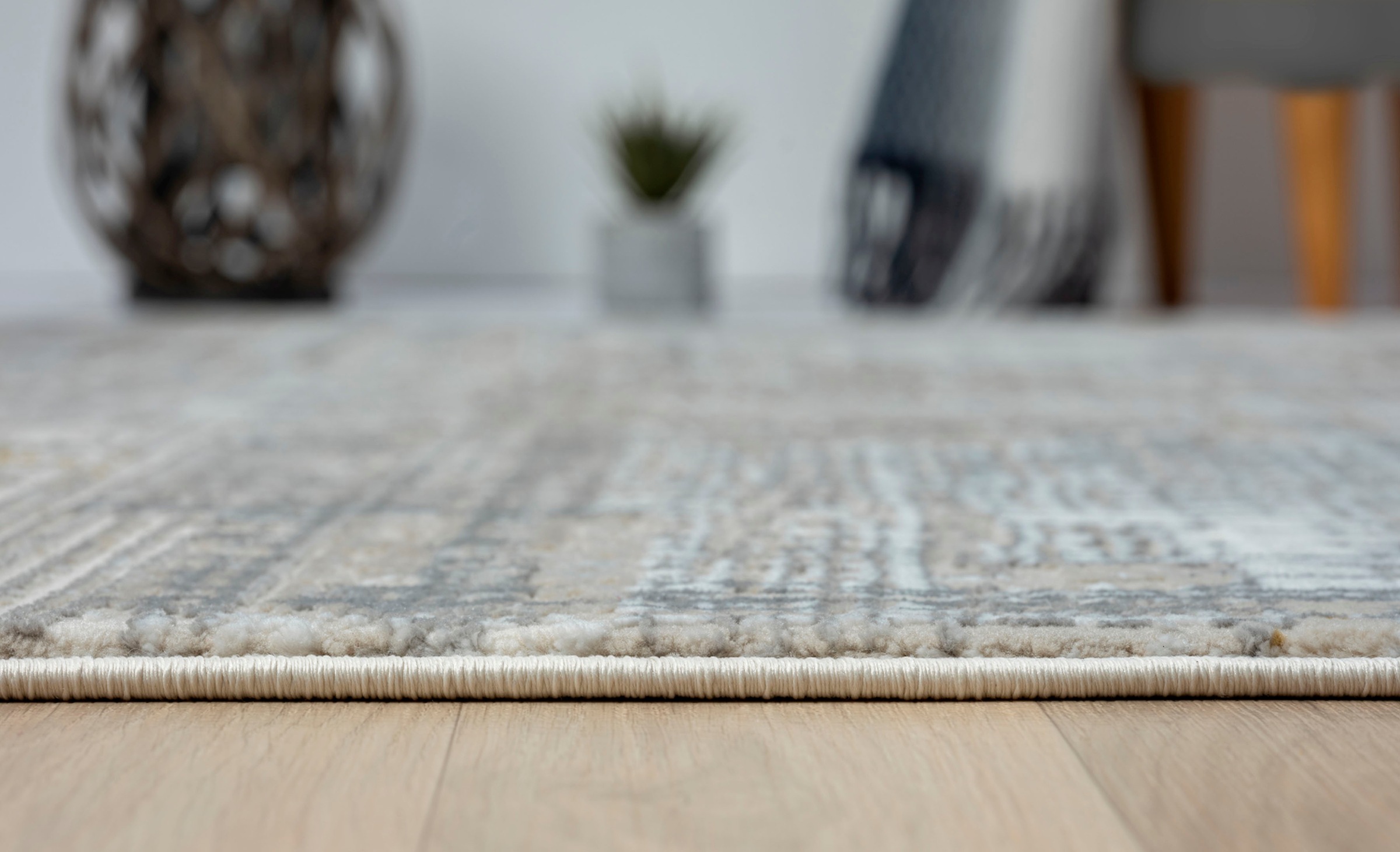 Myflair Möbel & Accessoires Teppich »My Taste«, rechteckig, 10 mm Höhe, Kurzflor, Retro-Design, besonders weich durch Microfaser, mit Fransen