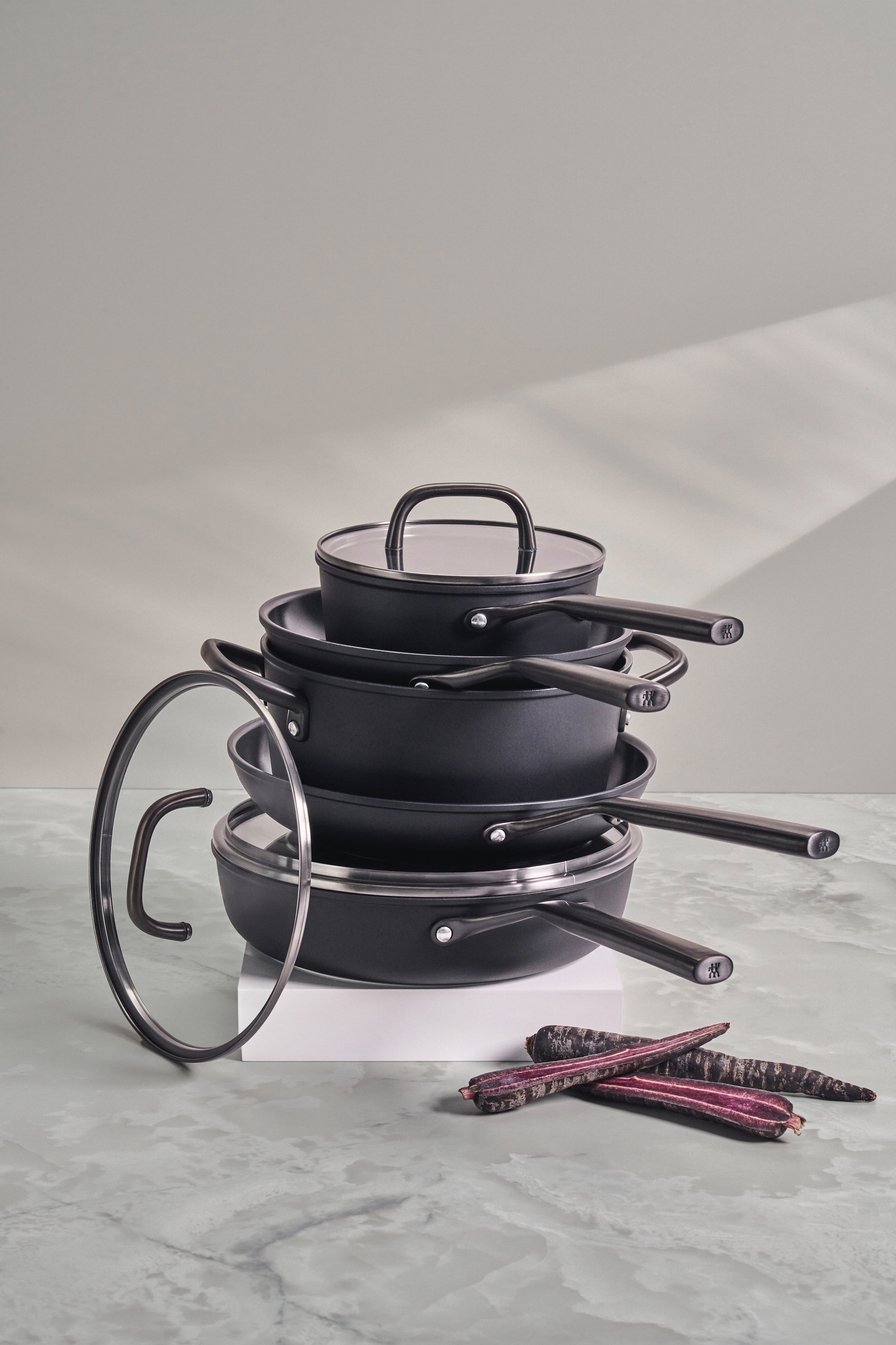 Zwilling Schmorpfanne »Milano, Pfanne mit Glasdeckel« Aluminium 1 tlg. Keramik-Antihaftbeschichtung, Induktion, Made in Italy