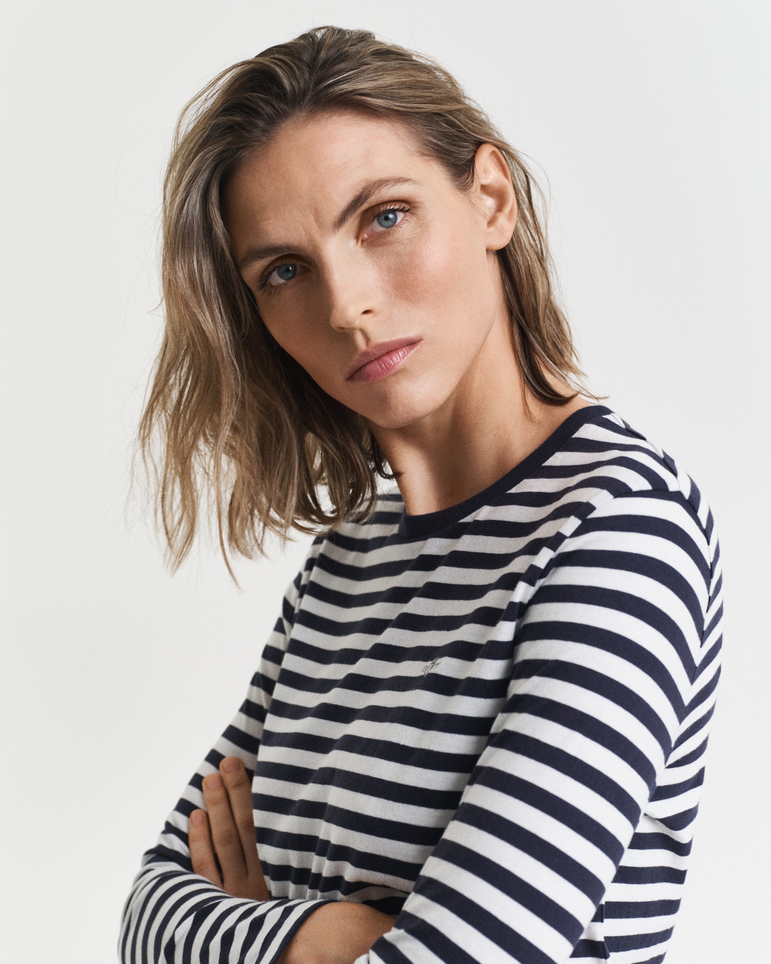 Gant Langarmshirt »REGULAR STRIPED SHIELD« Regular fit mit Rundhalsausschnitt