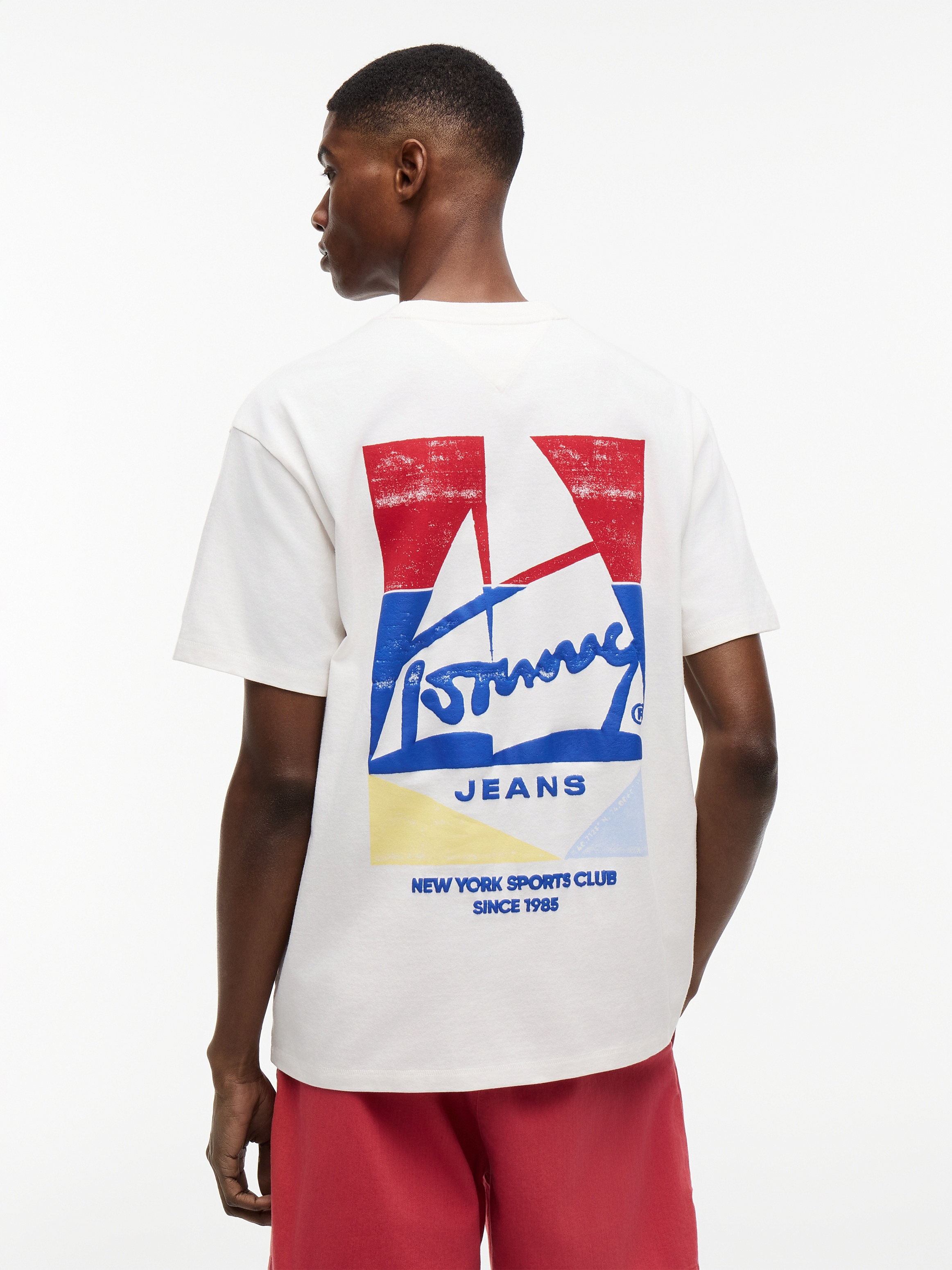 Tommy Jeans T-Shirt »TJM RELAX FIT SAILBOAT« aus Jersey mit Rückengrafik