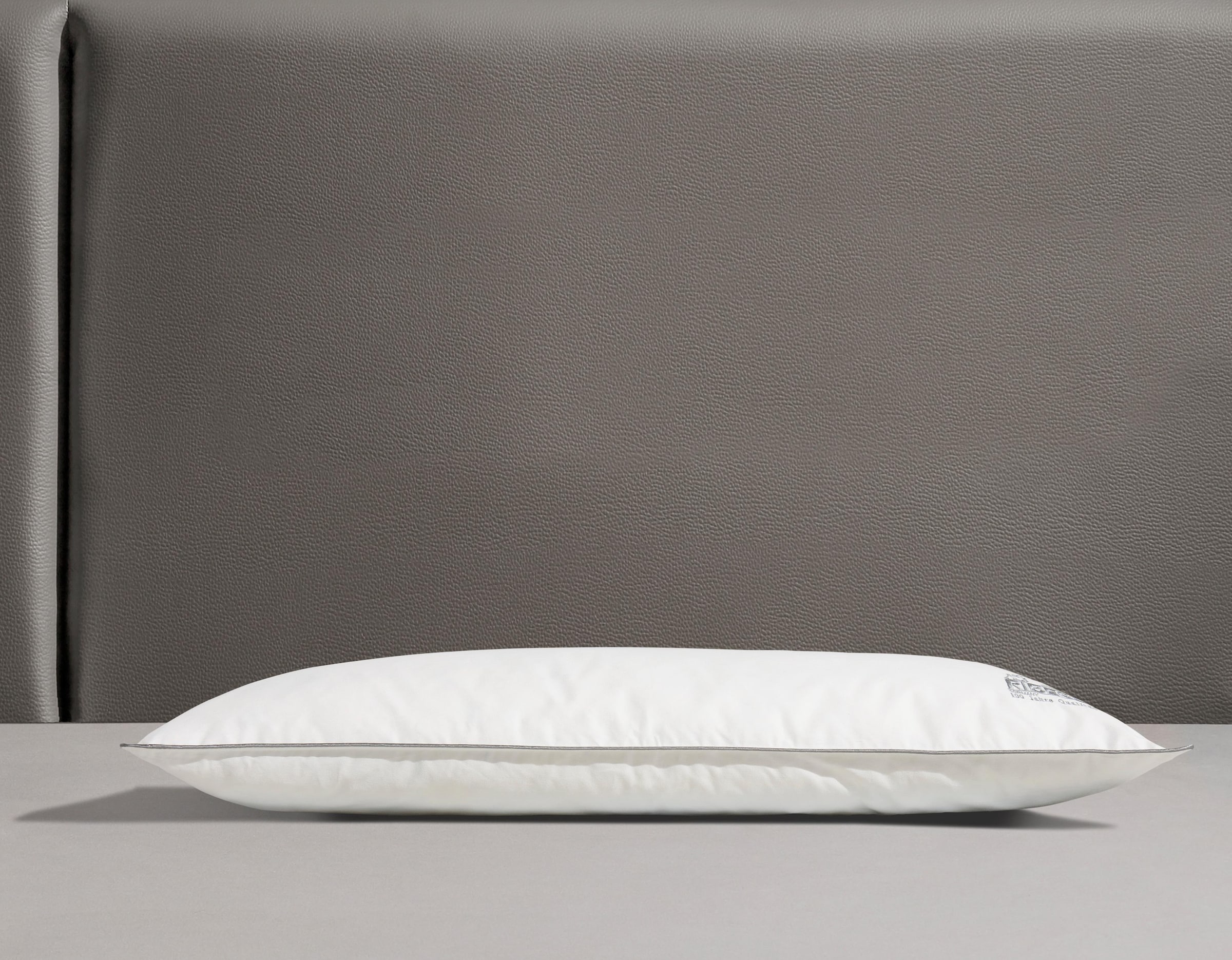 RIBECO Federkissen »Eve« Füllung: 90 % Federn, 10 % Daunen 1 Stk. tlg. Jubiläumsedition