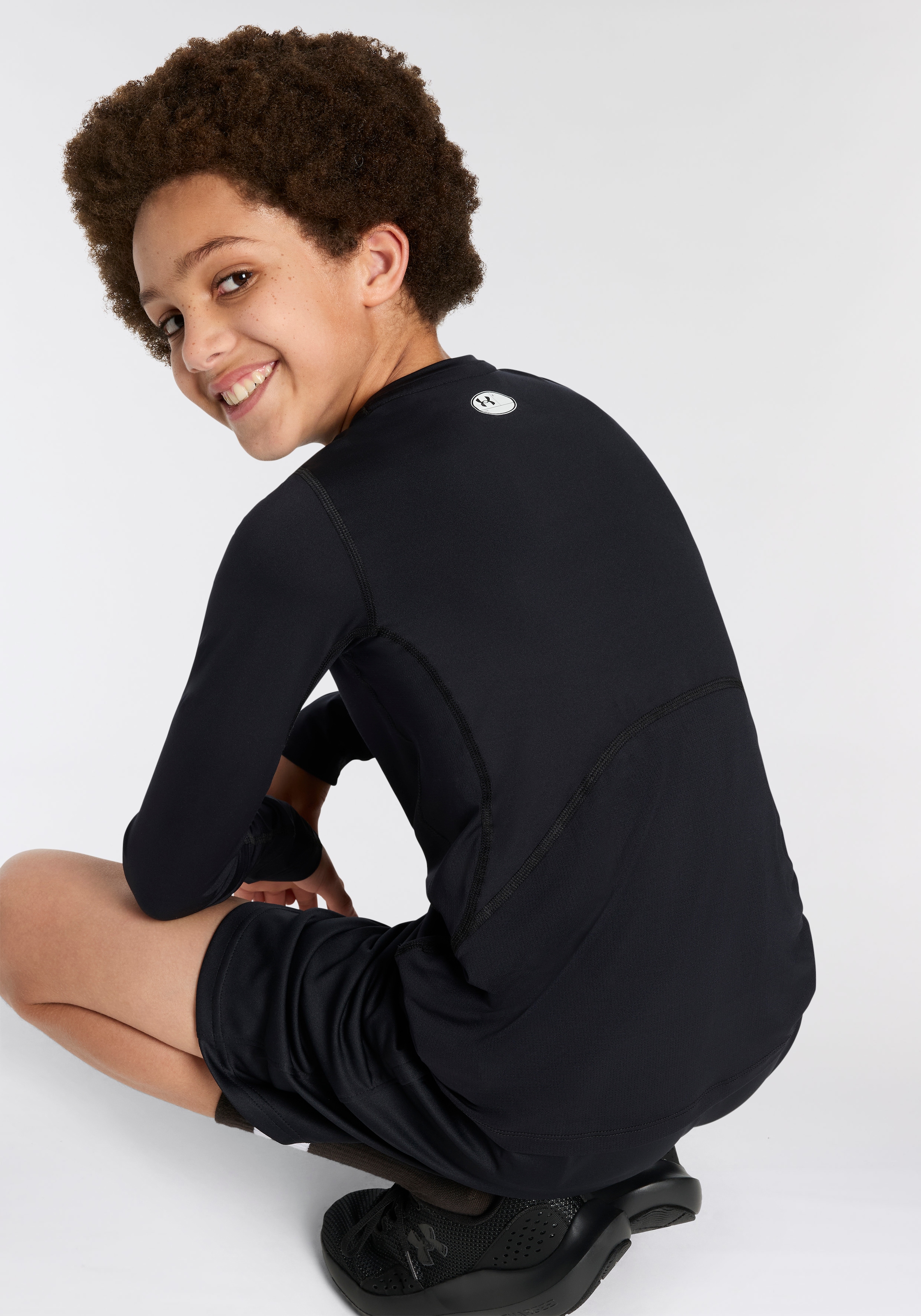 Under Armour® Trainingsshirt »UA HG ARMOUR LS« 1 Stk. mit ergonomischen Flatlock-Nähten, leichtes Material mit Elasthan