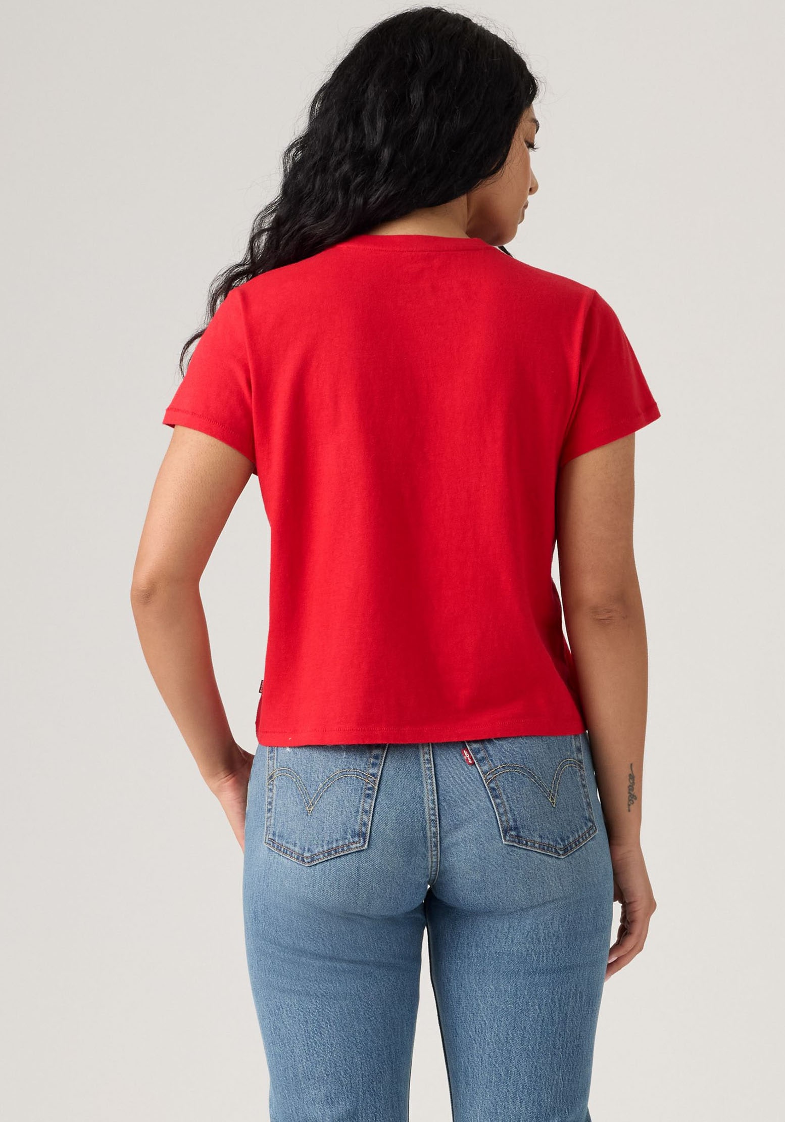 Levi's® T-Shirt »GRAPHIC CLASSIC T« Glitzerne Applikation