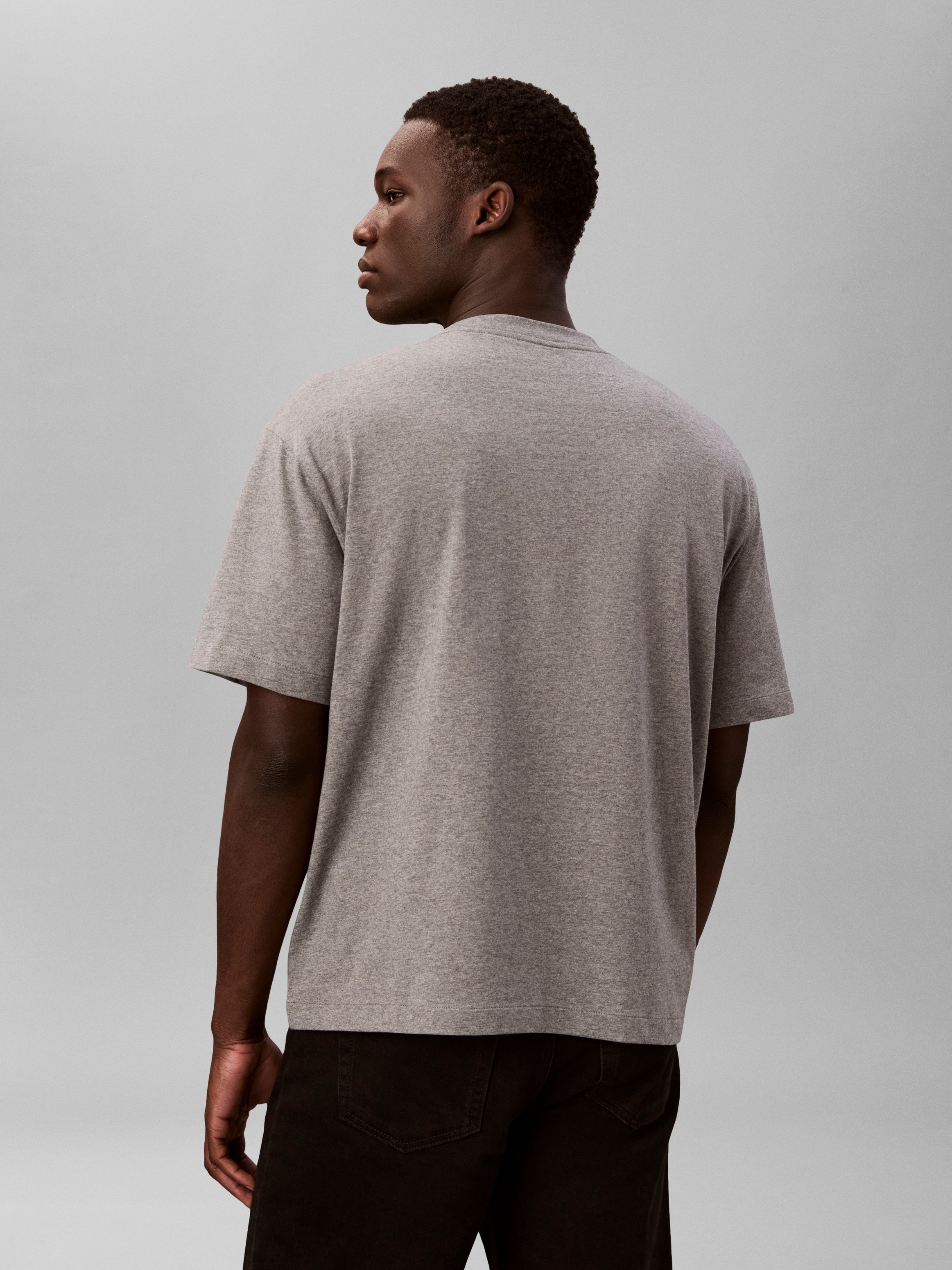 Calvin Klein T-Shirt »SS RLXD STANDARD LOGO CREWNK TEE« Rundhalsausschnitt, relaxed fit