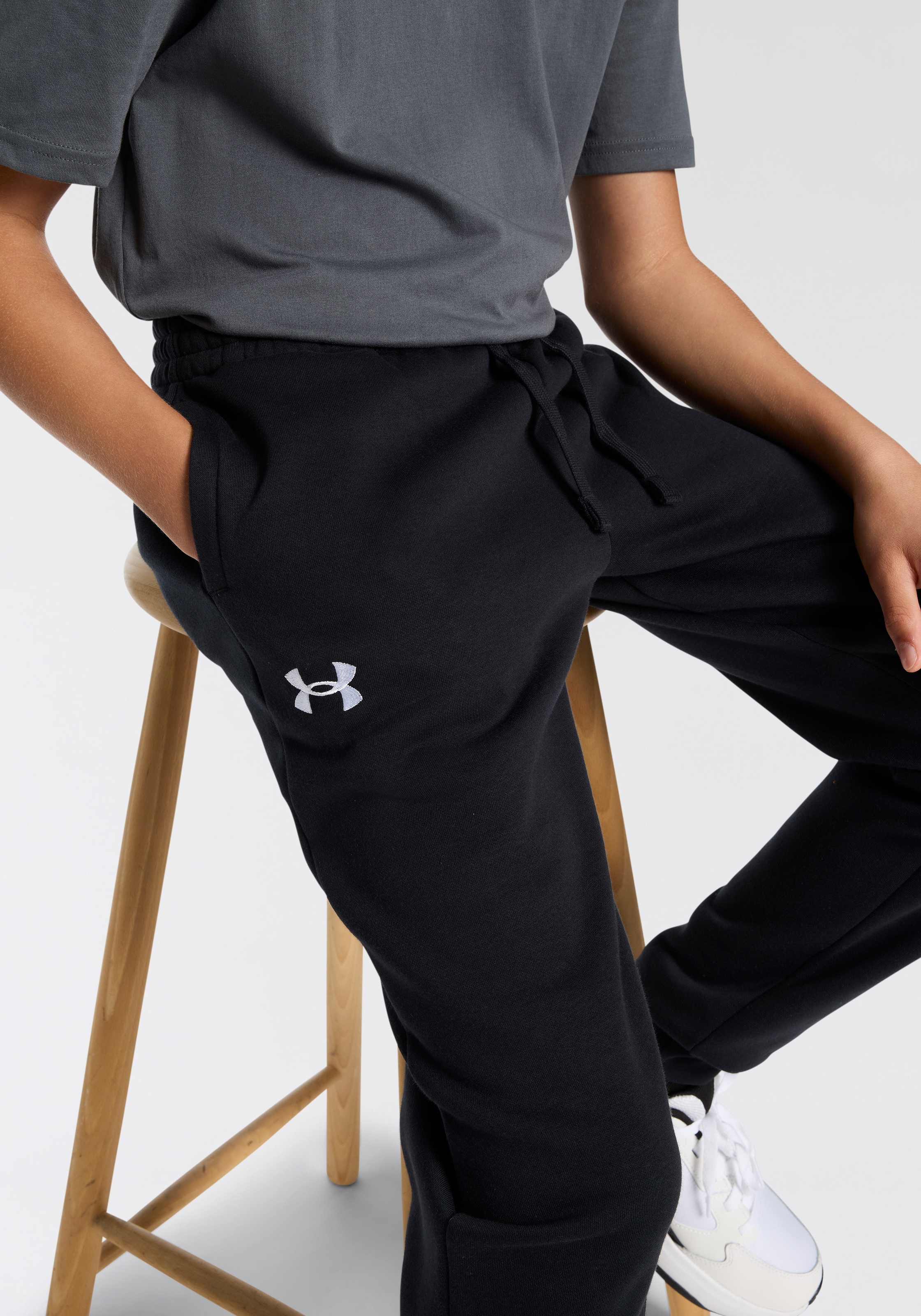 Under Armour® Trainingshose »RIVAL«  für vielseitige Aktivitäten, aus Baumwolle und Elasthan