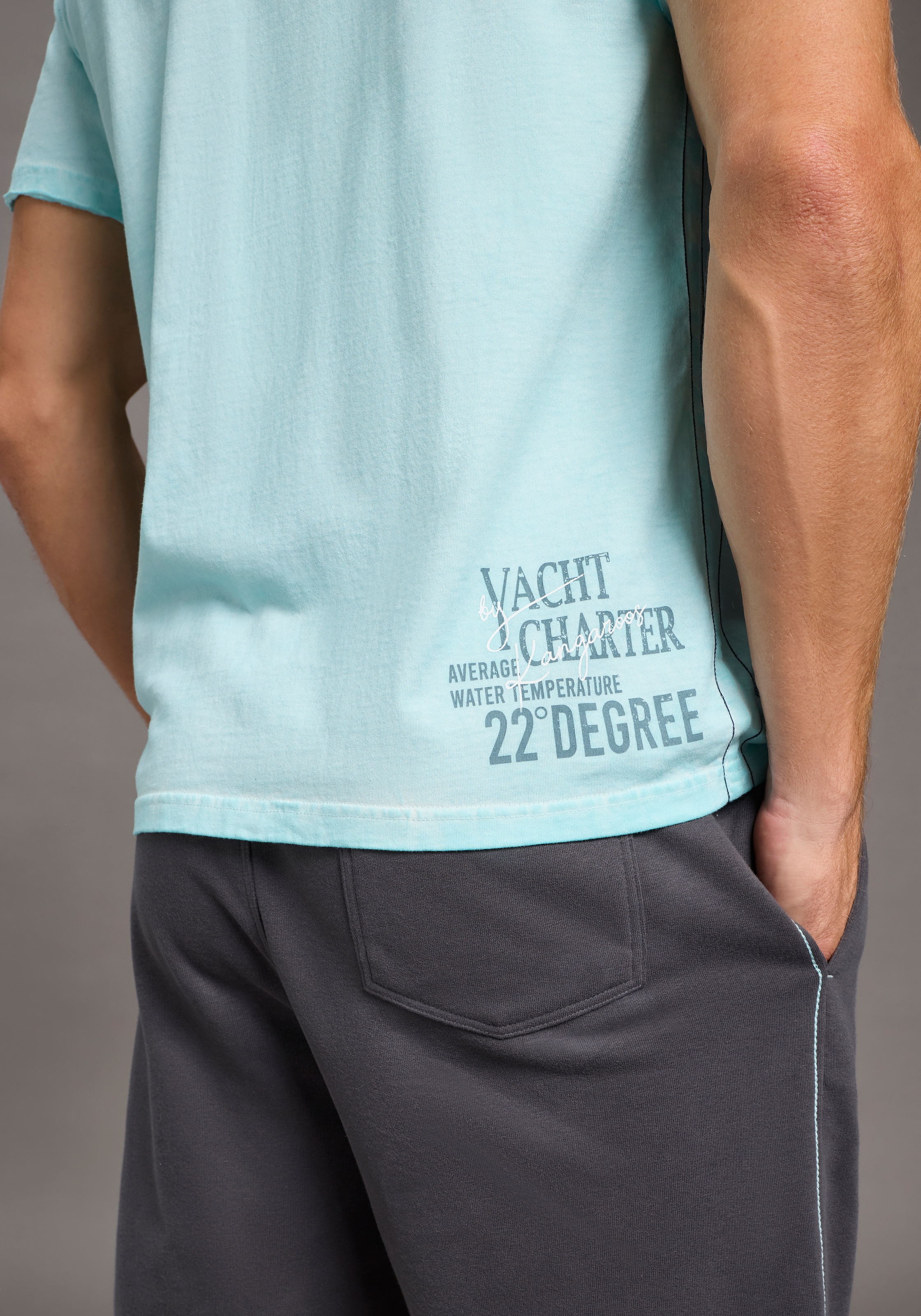 KangaROOS Henleyshirt schmaler Schnitt, Halbarm, mit V-Ausschnitt und Knopfleiste