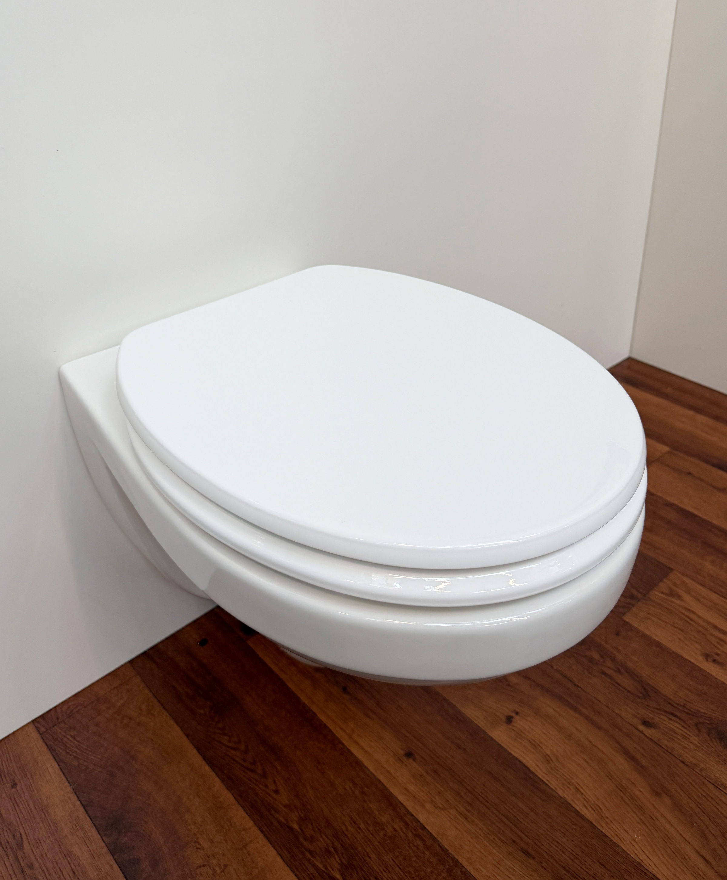 welltime WC-Sitz »Classic Colours« Kratzfester Klo-Sitz mit einem Holzkern und Absenkautomatik