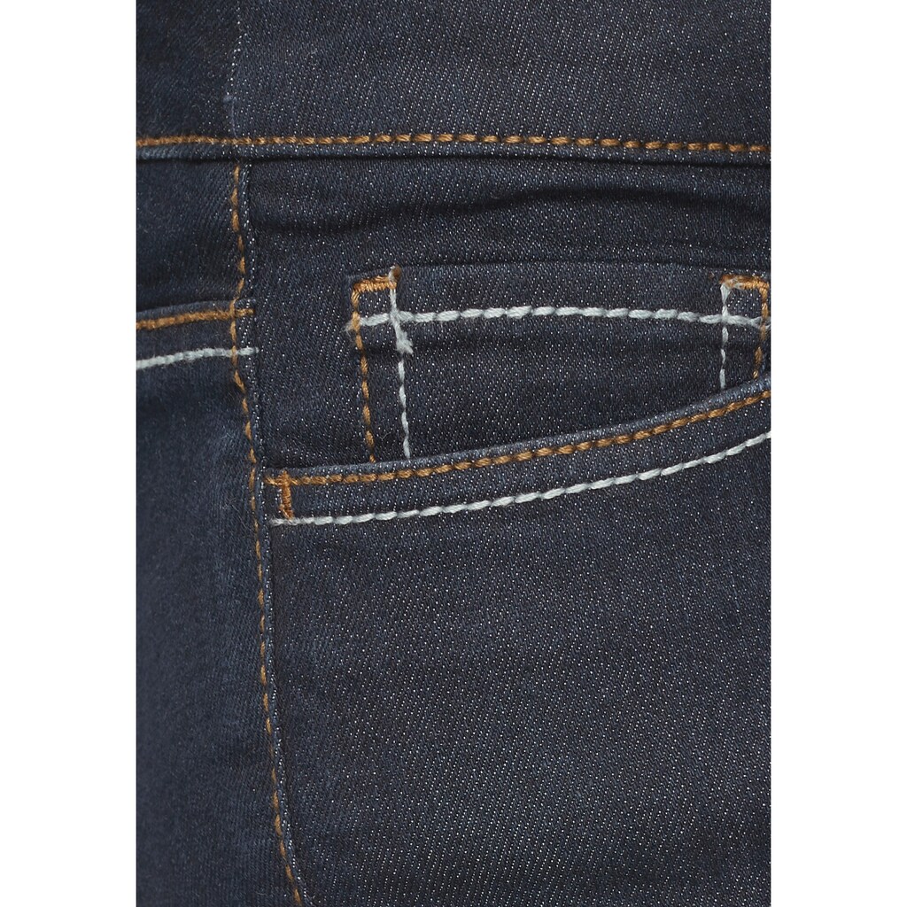 Arizona Jeansshorts »Kontrastnähte«, Mid Waist - als Shorts oder Bermuda tragbar