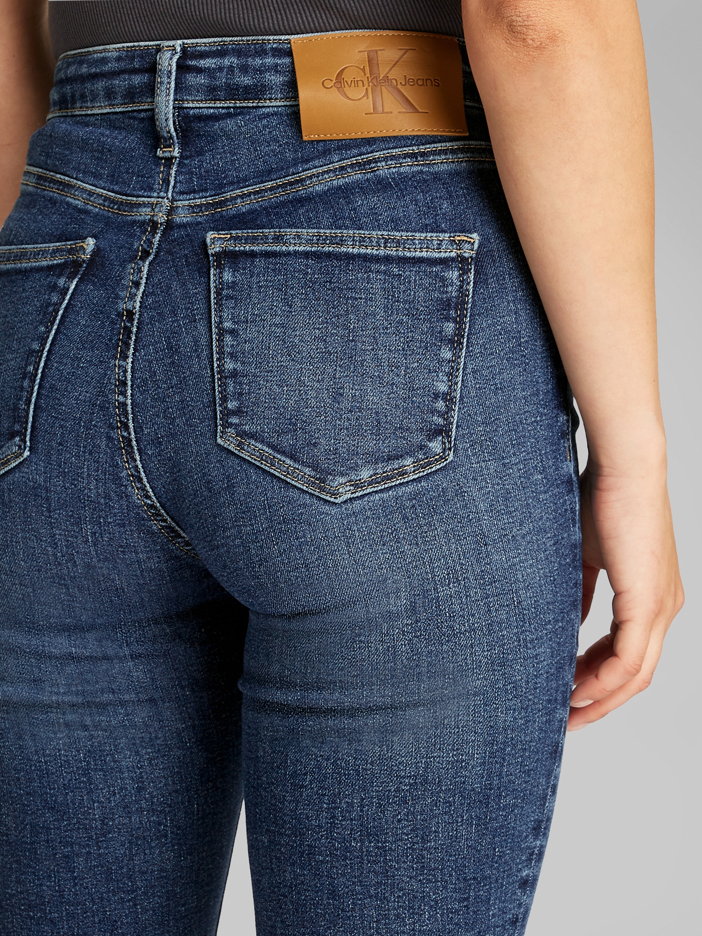 Calvin Klein Jeans Skinny-fit-Jeans »HIGH RISE SKINNY«, in dunkelblauer Waschung