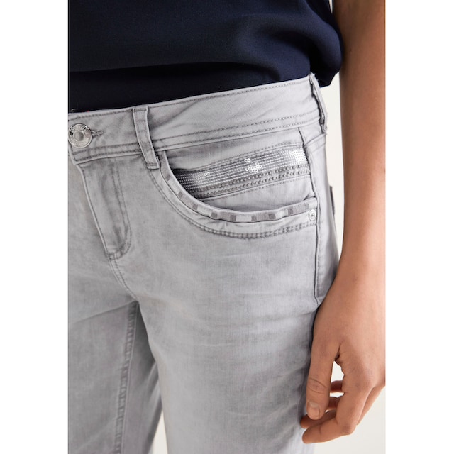 STREET ONE 3/4-Jeans, mit Pailletten- und Stickdetails bei ♕