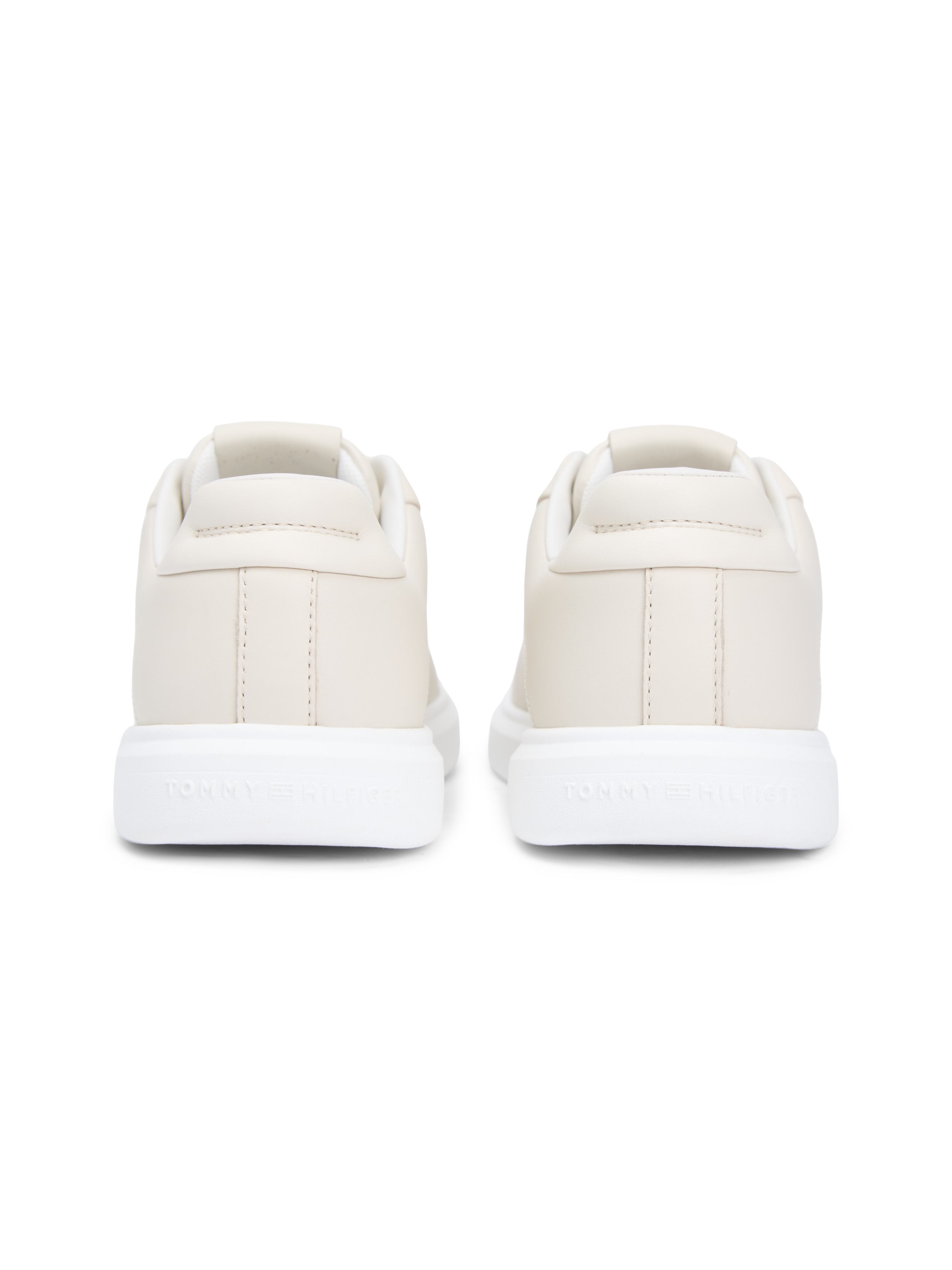 Tommy Hilfiger Plateausneaker »ICON COURT LIGHT WEIGHT SHINNY«  Freizeitschuh, Halbschuh, Schnürer mit TH-Logo  - klein ausfallend