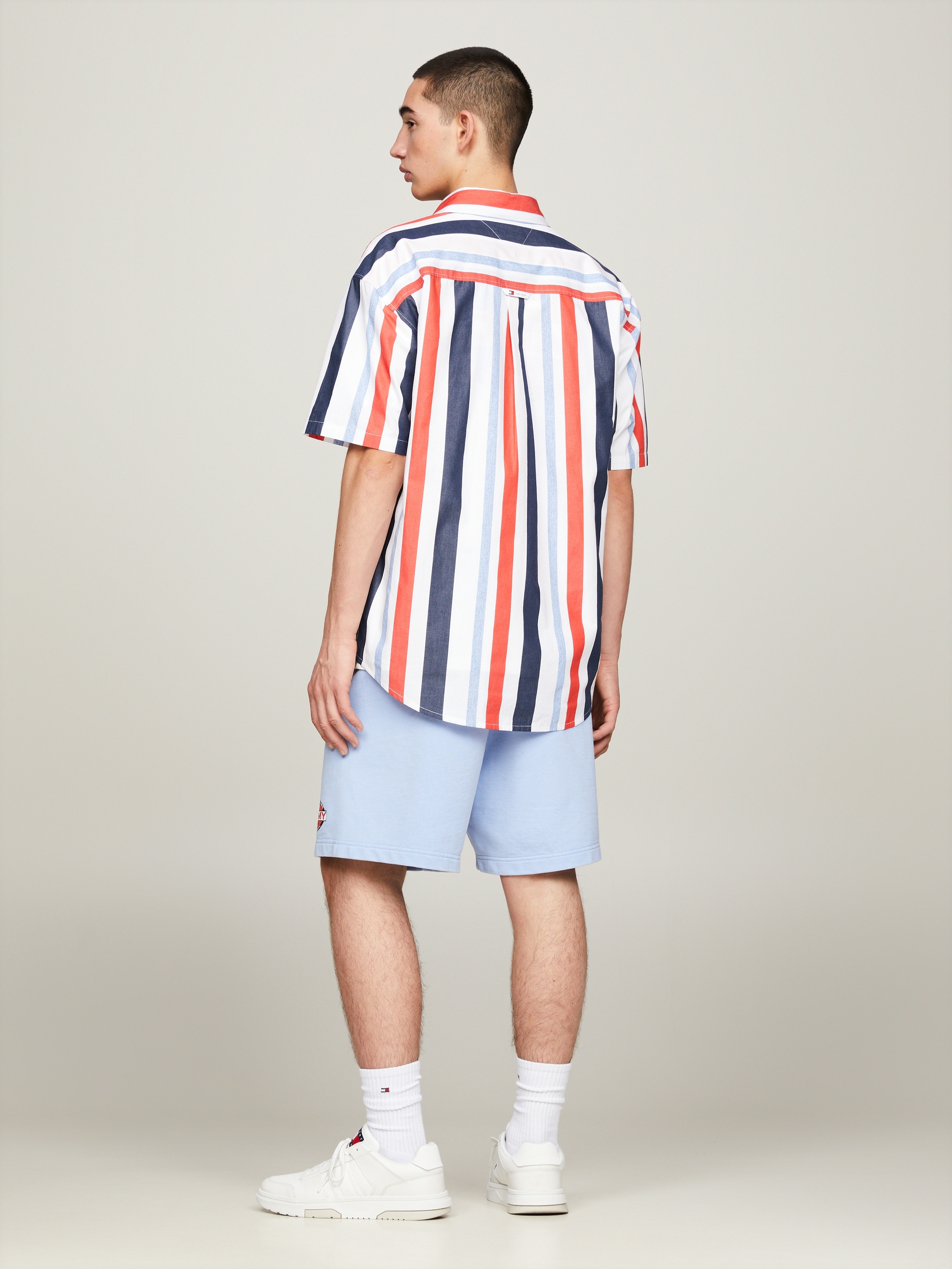 Tommy Jeans Kurzarmhemd »TJM RLX STRIPES SHIRT«, mit mehrfarbigen Streifen