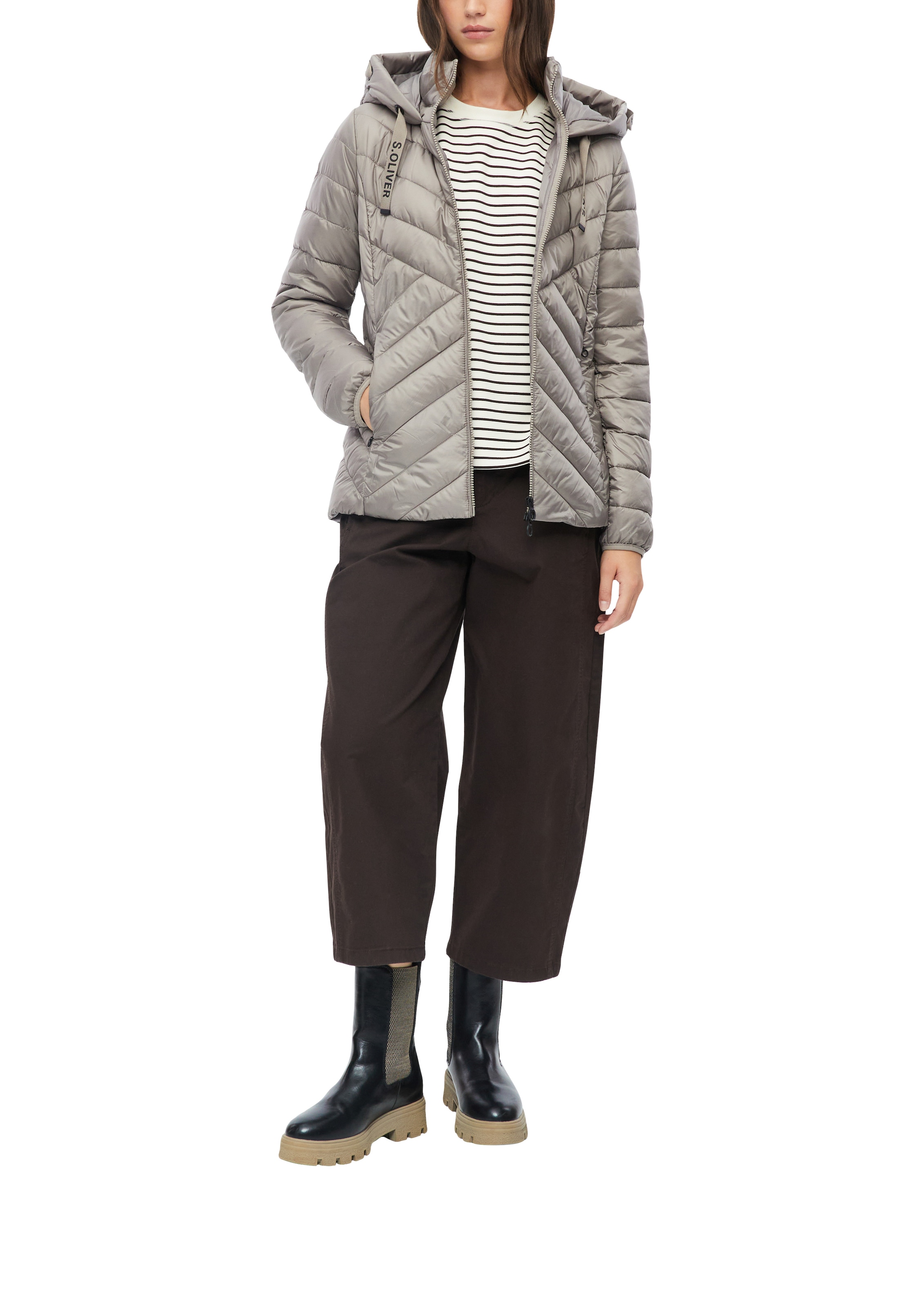 s.Oliver Steppjacke mit Kapuze Seitliche Eingrifftaschen mit Reißverschluss