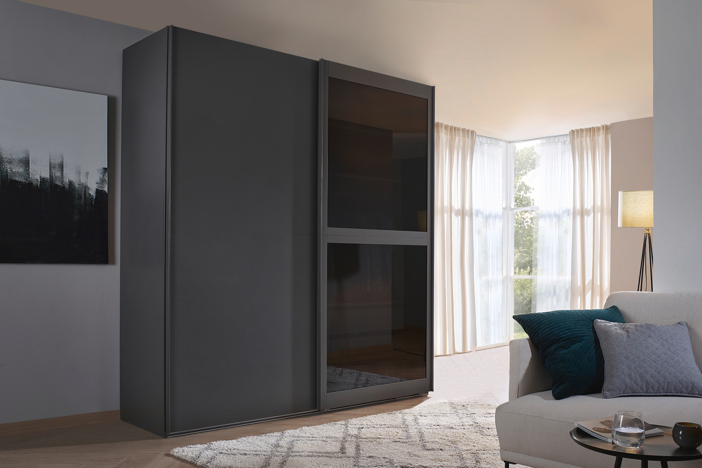 rauch Schwebetürenschrank »Kleiderschrank Schrank Garderobe Schlafzimmerschrank LUMIS«, (inkl. umfangreichem Zubehör), mit Glasrahmentüren aus transparentem Grauglas MADE IN GERMANY