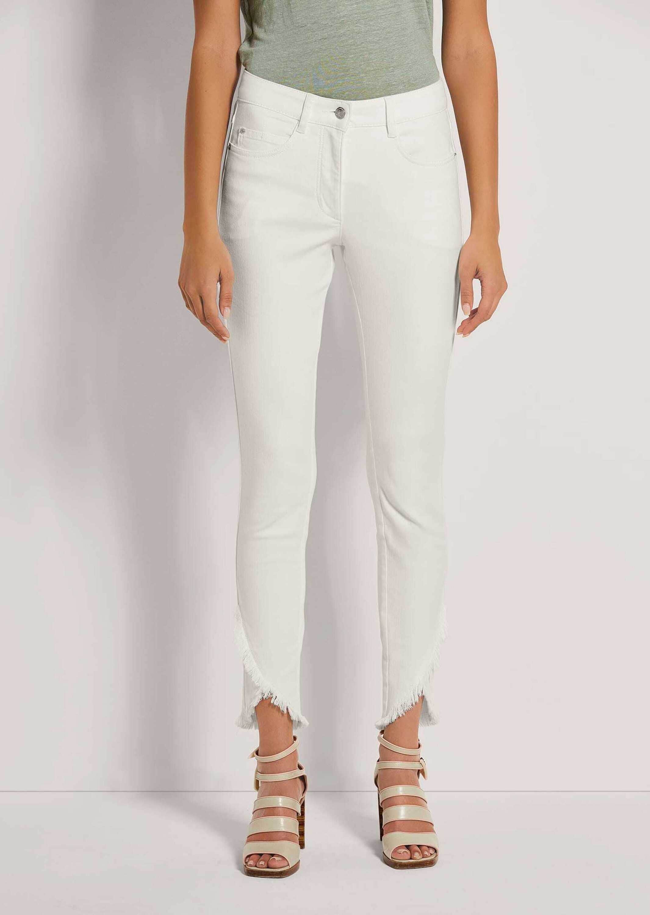 MADELEINE Regular-fit-Jeans »Jeans Verkürzte 5-Pocket-Hose mit Fransen« abgeschrägter Fransensaum