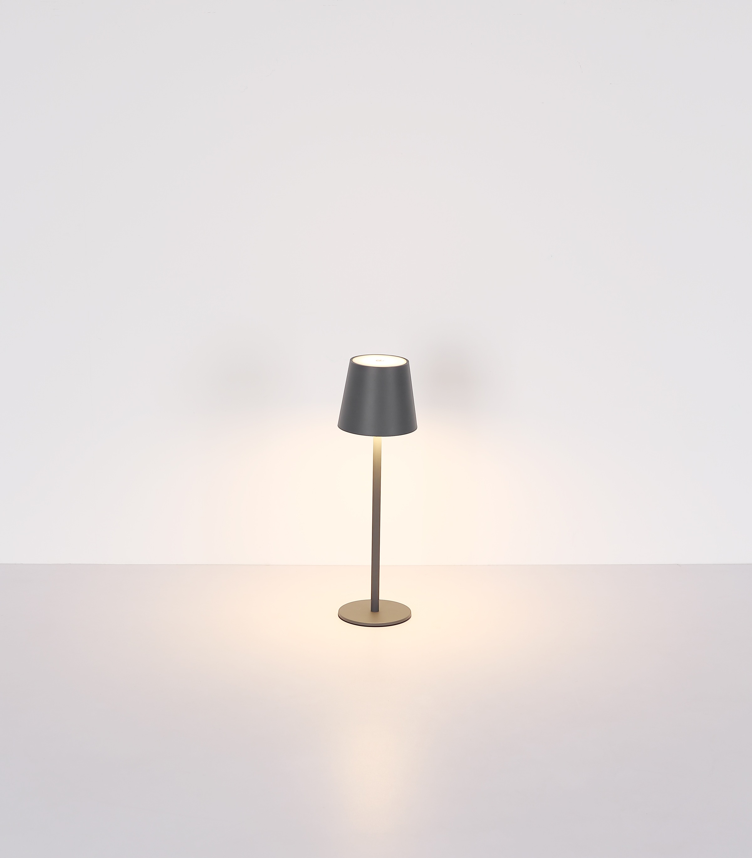 OTTO home LED Tischleuchte »Alennia Akkuleuchte inkl. Flaschenaufsatz« LED-Modul 1 Stk. warmweiß - kaltweiß stufenloser Touchdimmer, Farben fixierbar, USB-C, Akkulampe, CCT