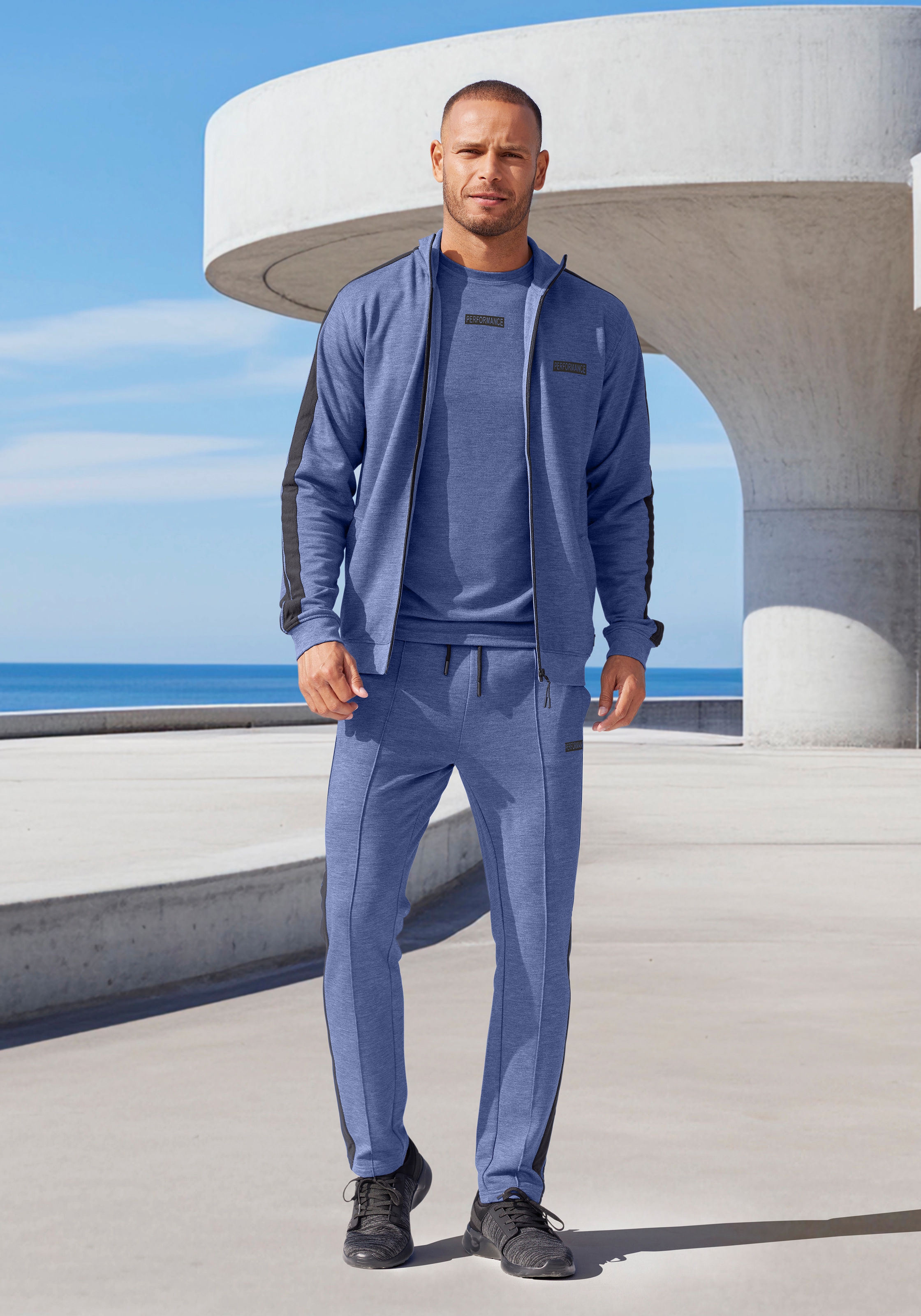 AUTHENTIC LE JOGGER Sweatjacke, mit seitlichen Streifen und Taschen