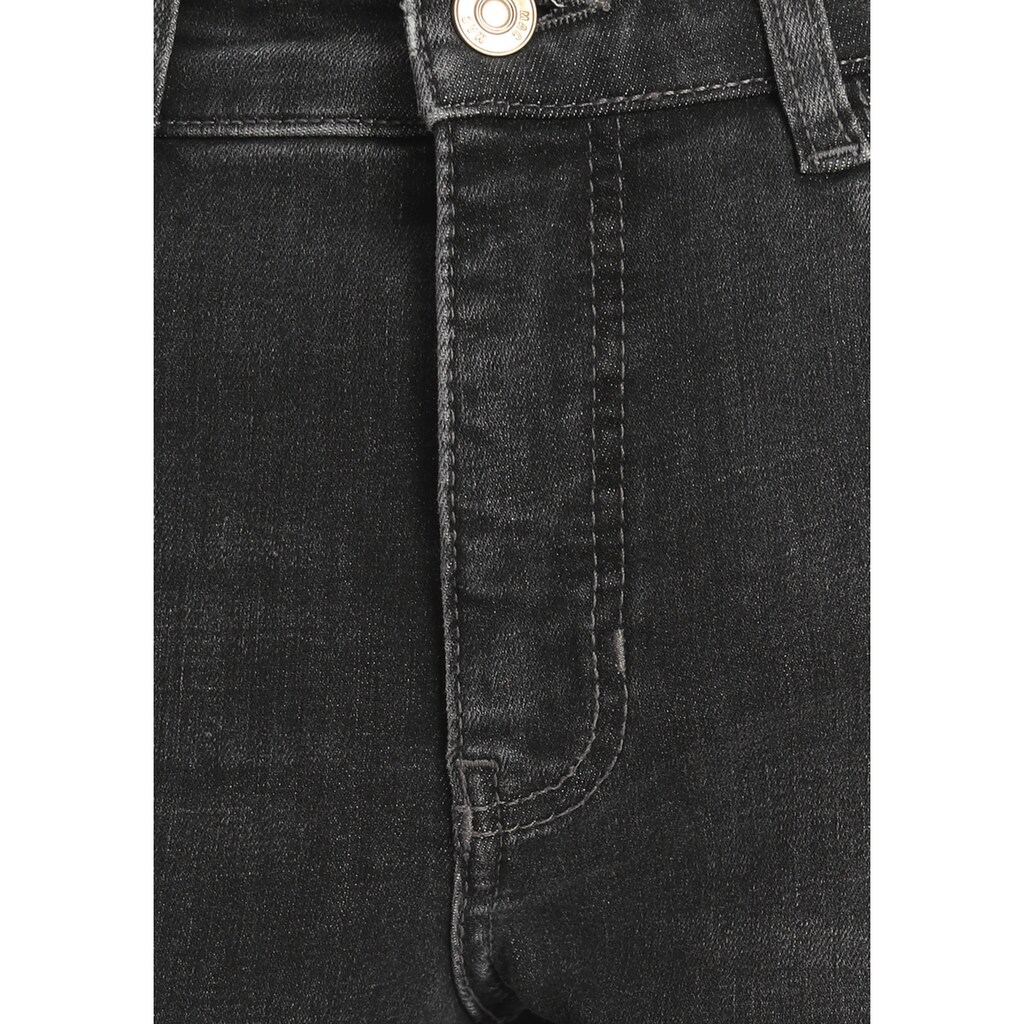 MAC Gerade Jeans »Mel-Glamour Sylvie Meis«, Aufwendiger Nietenbesatz designed by MAC und Sylvie Meis