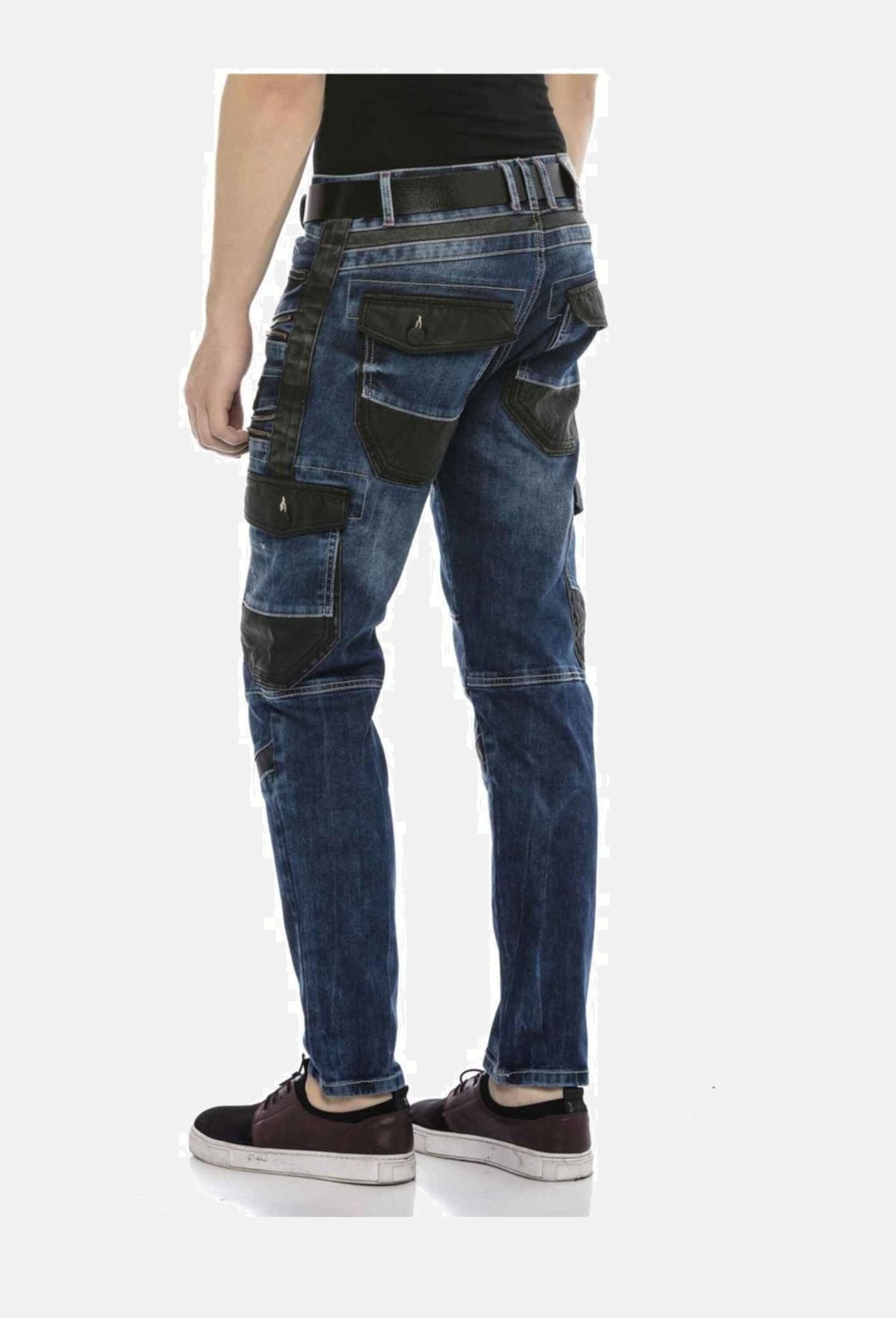 Cipo & Baxx Regular-fit-Jeans »Cipo & Baxx Jeans DENIM« bequeme Jeans mit auffälligen Applikationen, CD586