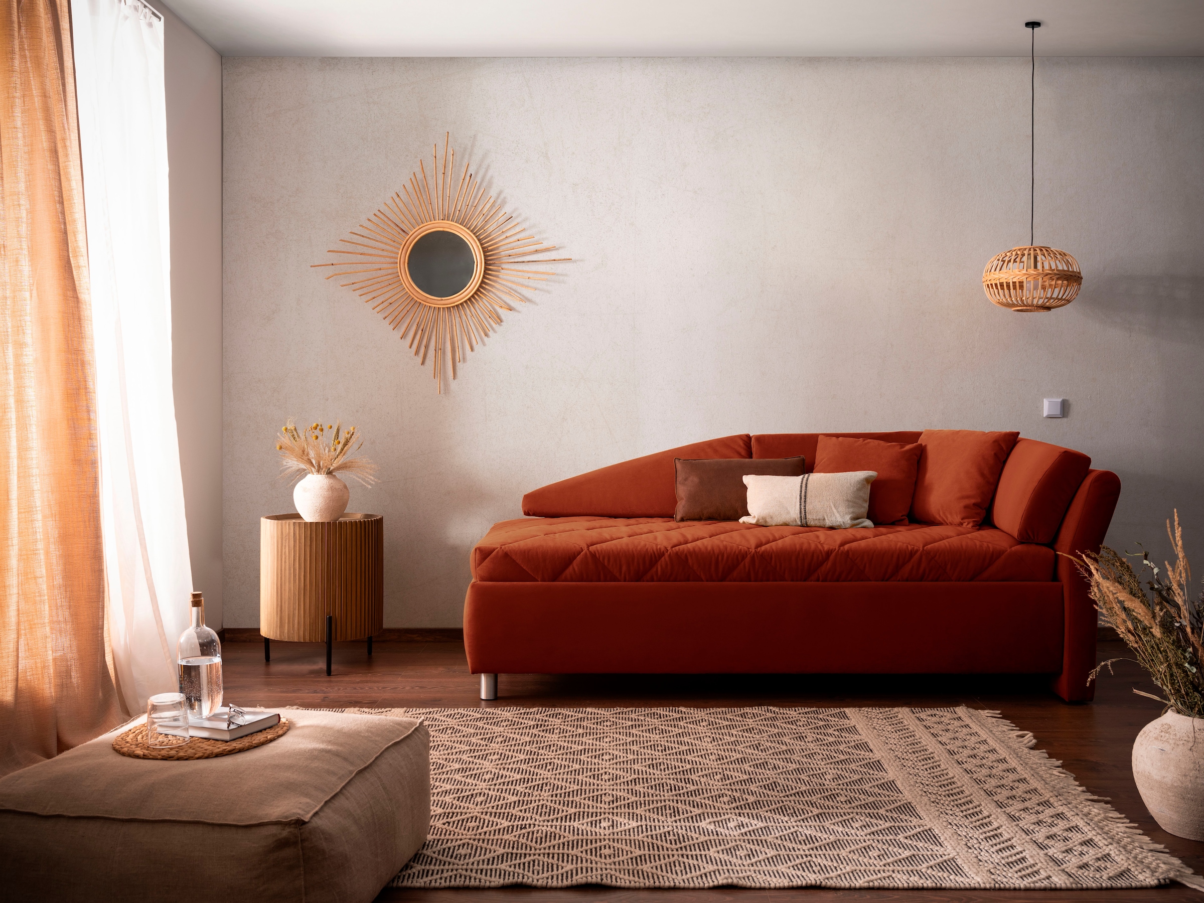 alina Schlafsofa, Bettkasten, Zierkissen-Set aus: 2 Stk. 40x40cm, 1 Stk. 30x30cm