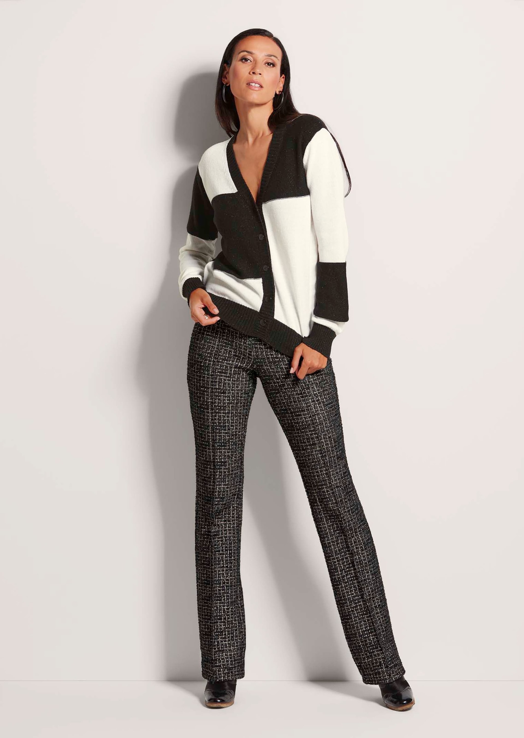 MADELEINE Strickjacke »Strickjacke Strickjacke im Patch-Look«