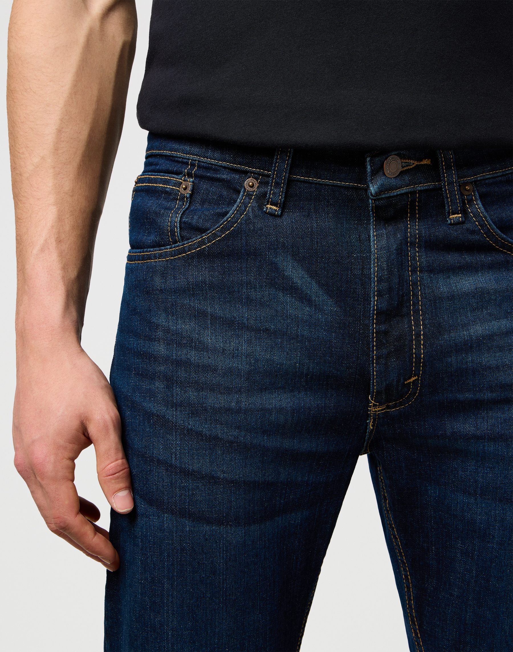 Wrangler Straight-Jeans »Foundation« aus elastischer Baumwollmischung