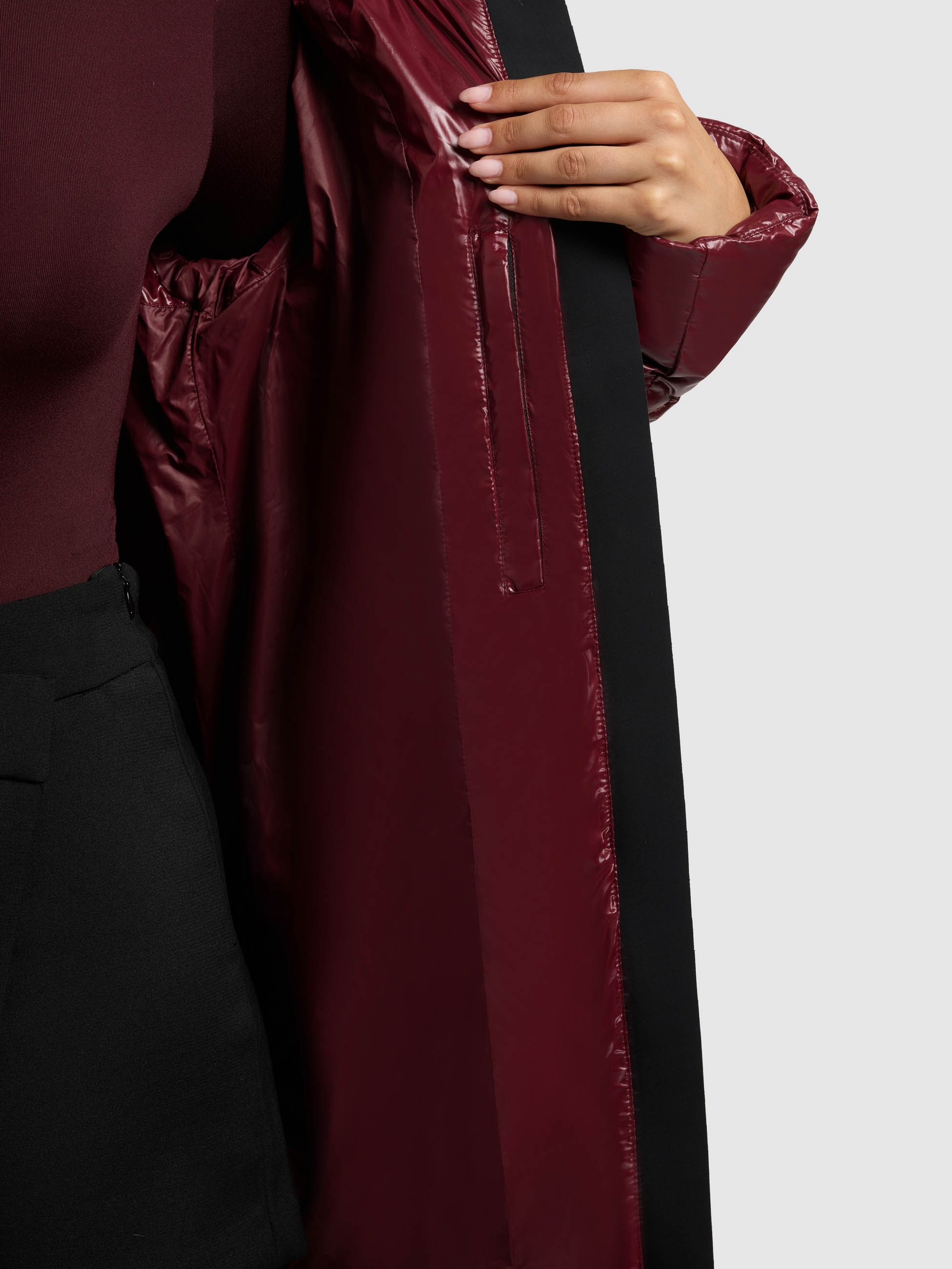 khujo Steppmantel »WILLA«, praktische Seitenschlitze mit Reißverschluss
