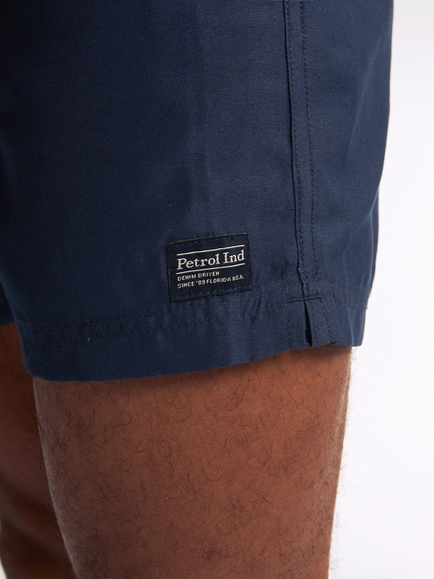 Petrol Industries Badehose mit kontrastfarbenem Kordelzug