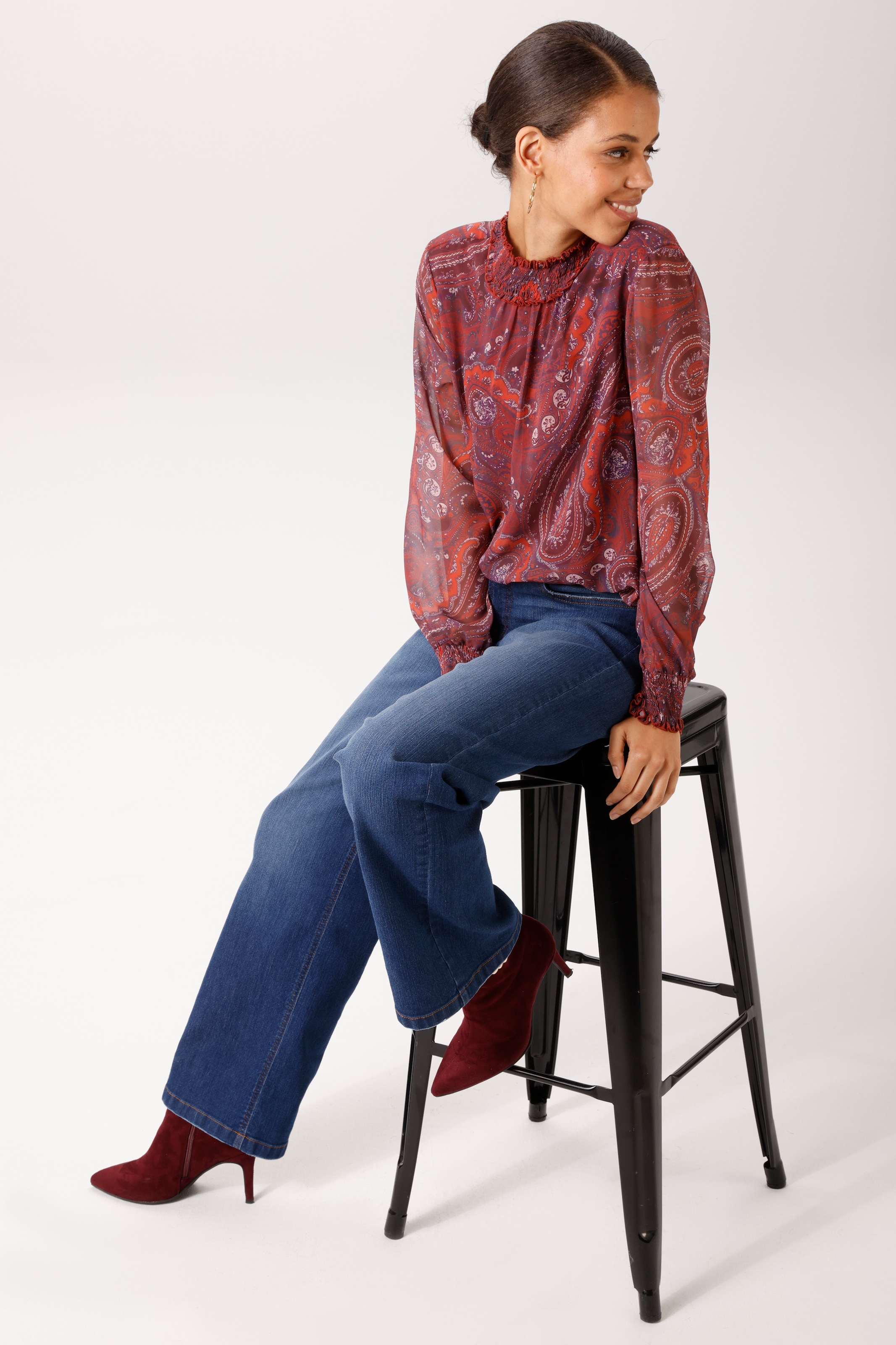 Aniston CASUAL Schlupfbluse mit großflächigen, trendfarbenen Paisley-Muster - NEUE KOLLEKTION