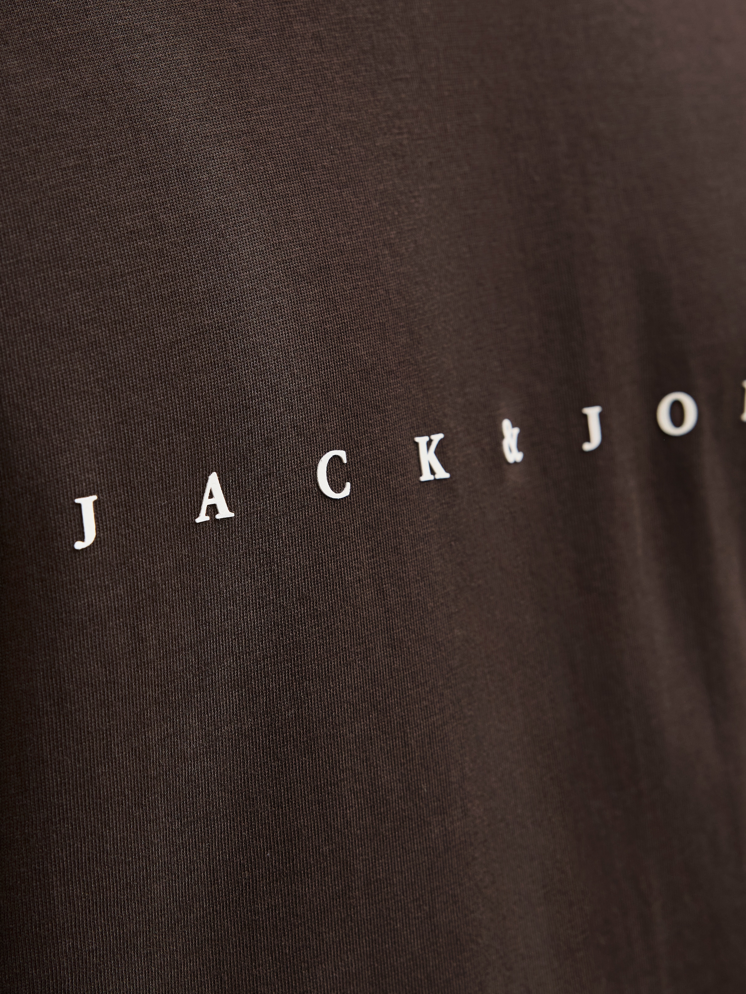 Jack & Jones Rundhalsshirt »JJESTAR mit Pigmentprint und Baumwollgefühl«, mit Pigmentprint