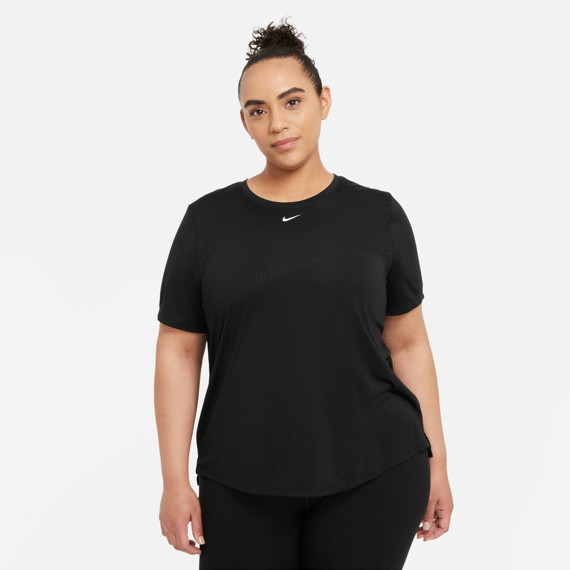 Nike Trainingsshirt »Dri-FIT One Women's Standard Fit Short-Sleeve Top (Plus Size)«