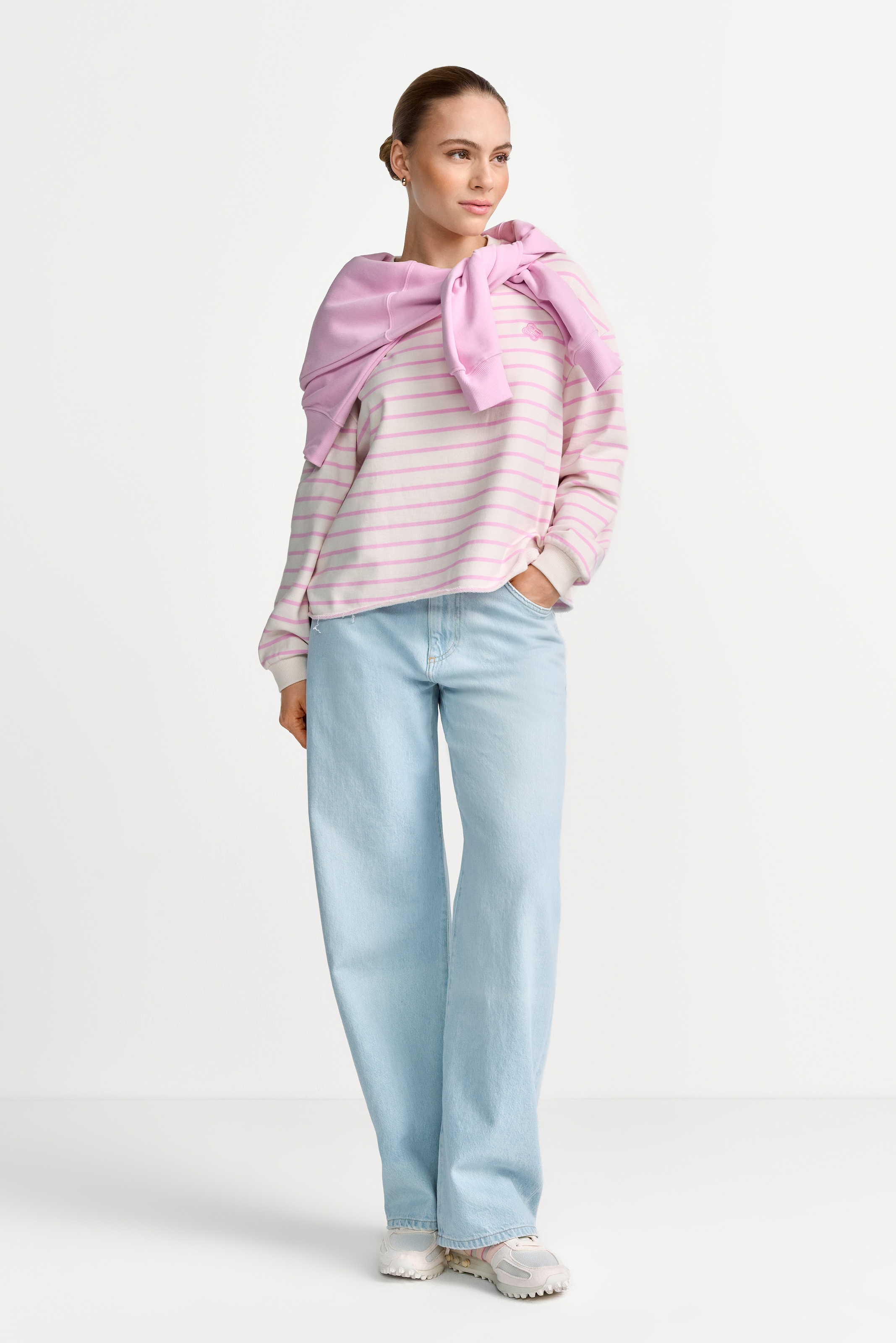 RICHROYAL Sweatshirt , im dezenten oversized Look, mit Bruststickerei
