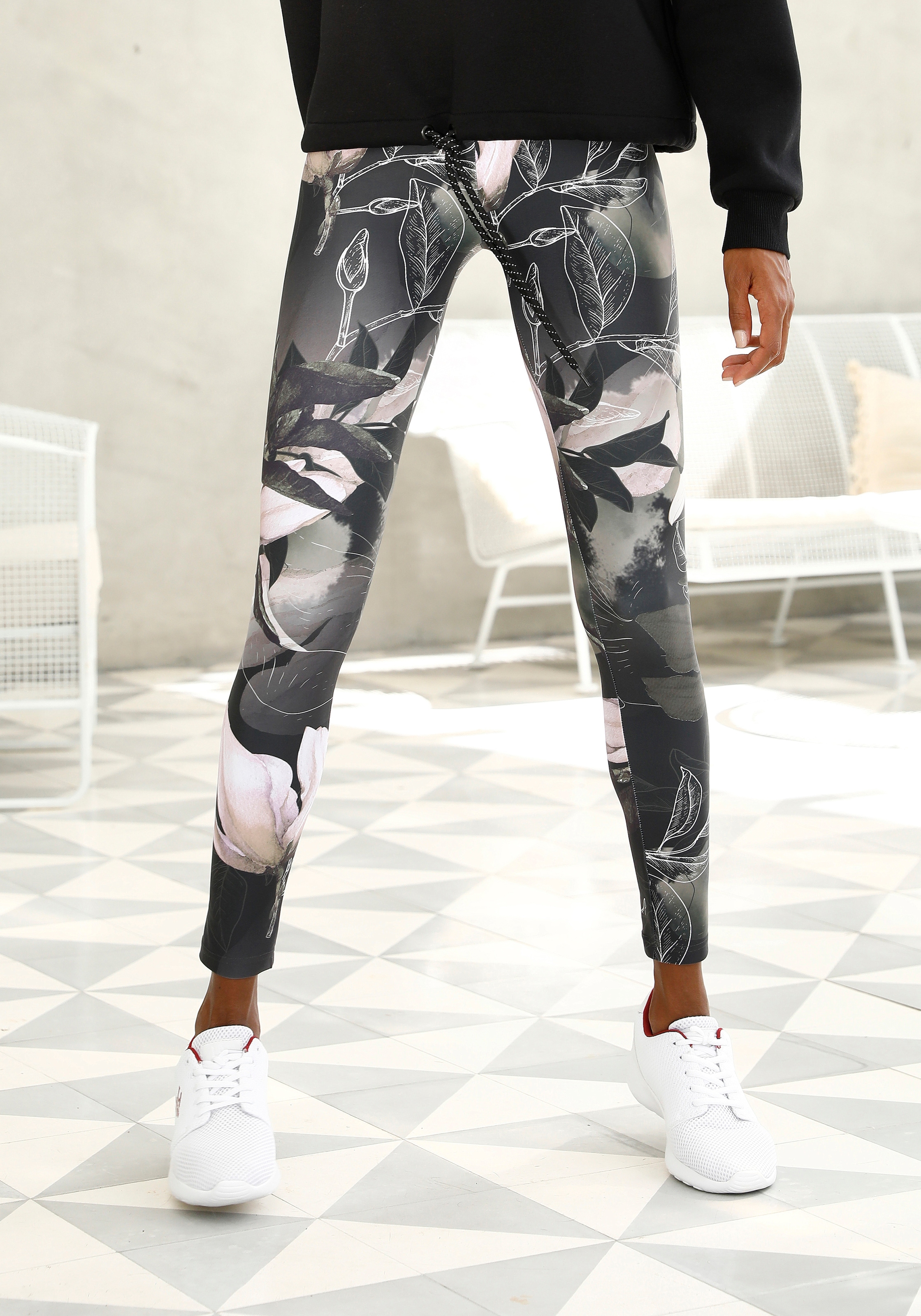 LASCANA ACTIVE Leggings »Tropical«, mit abstraktem Blumenprint, Loungewear