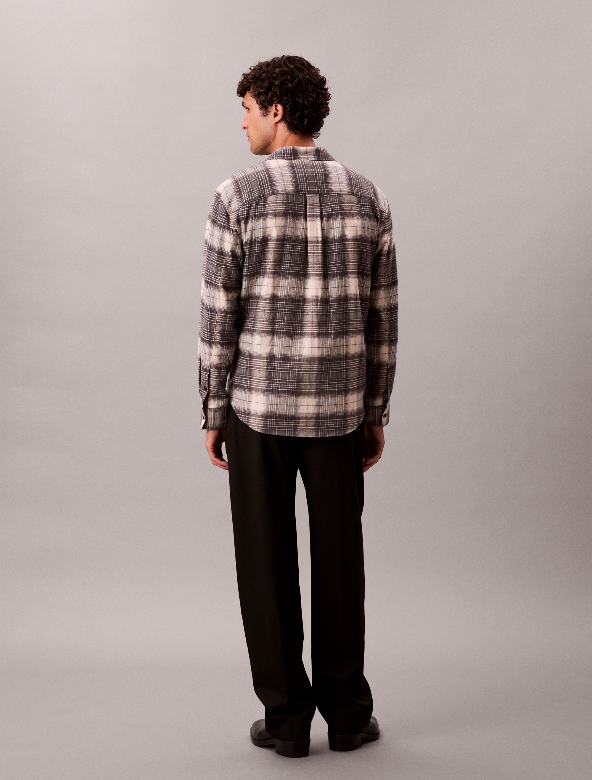 Calvin Klein Jeans Langarmhemd »LS BRUSHED PLAID EASY SHIRT« Mit Rundhalsausschnitt, regular fit