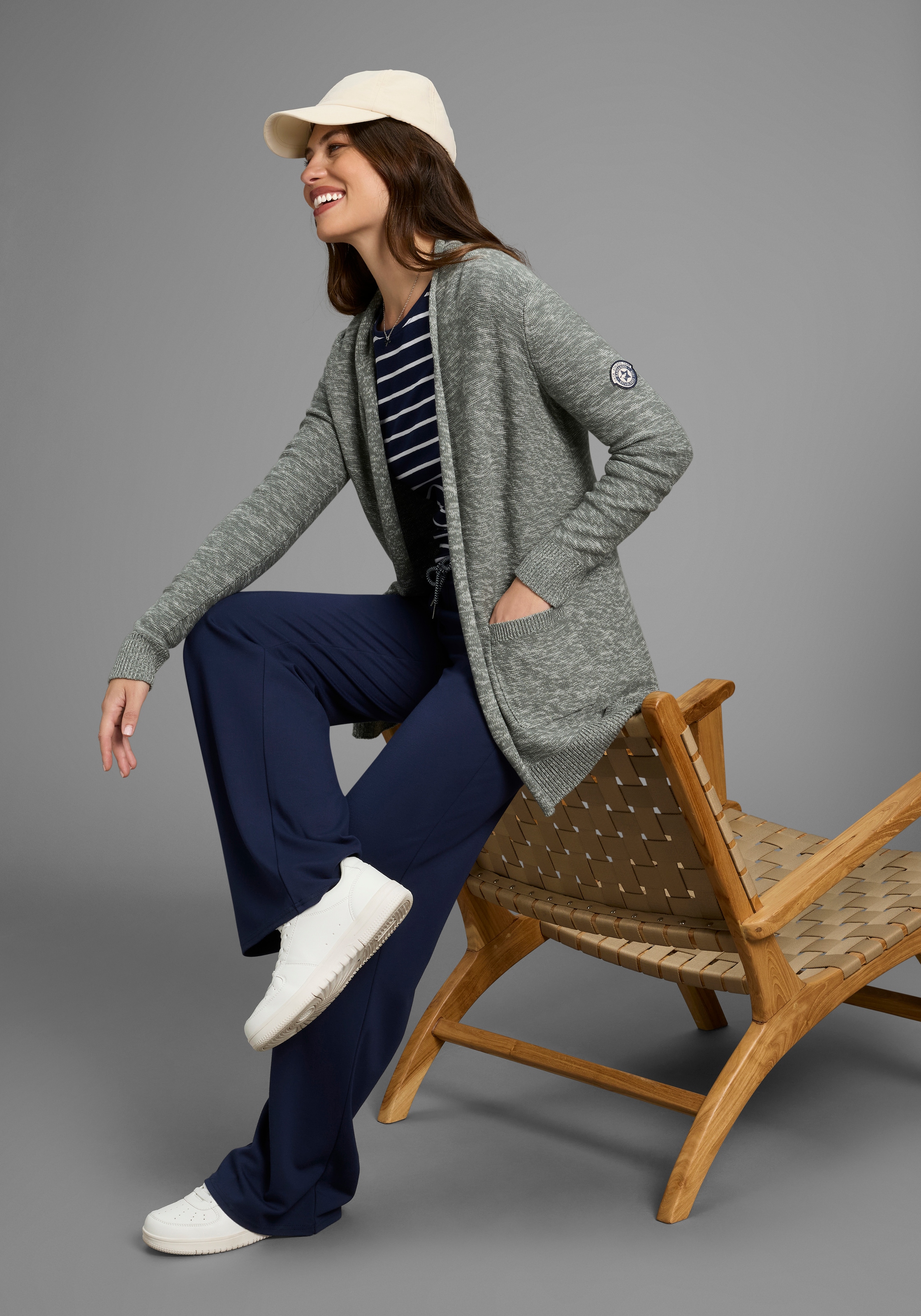 KangaROOS Strickjacke in melierter Optik