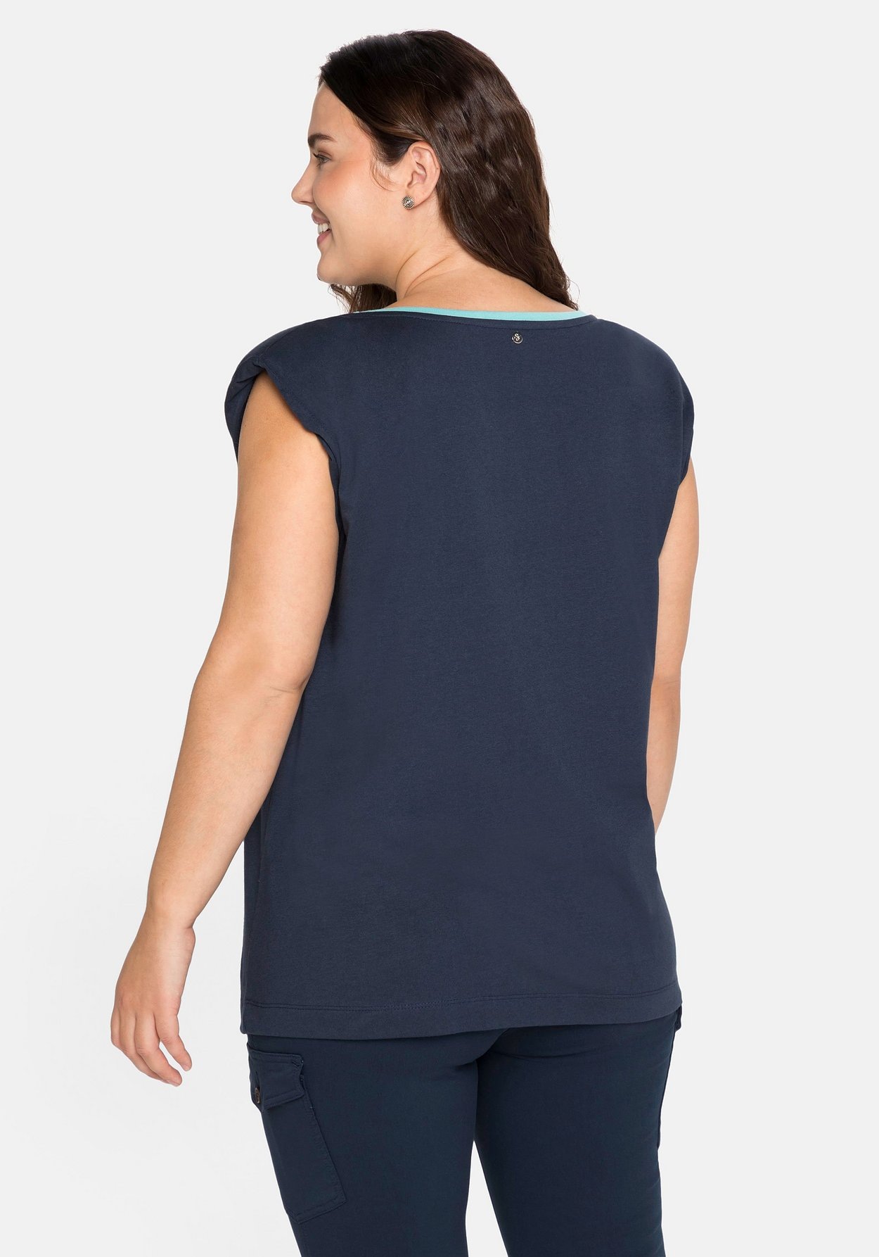 Sheego T-Shirt »Shirt mit betonten Schultern«, mit betonten Schultern