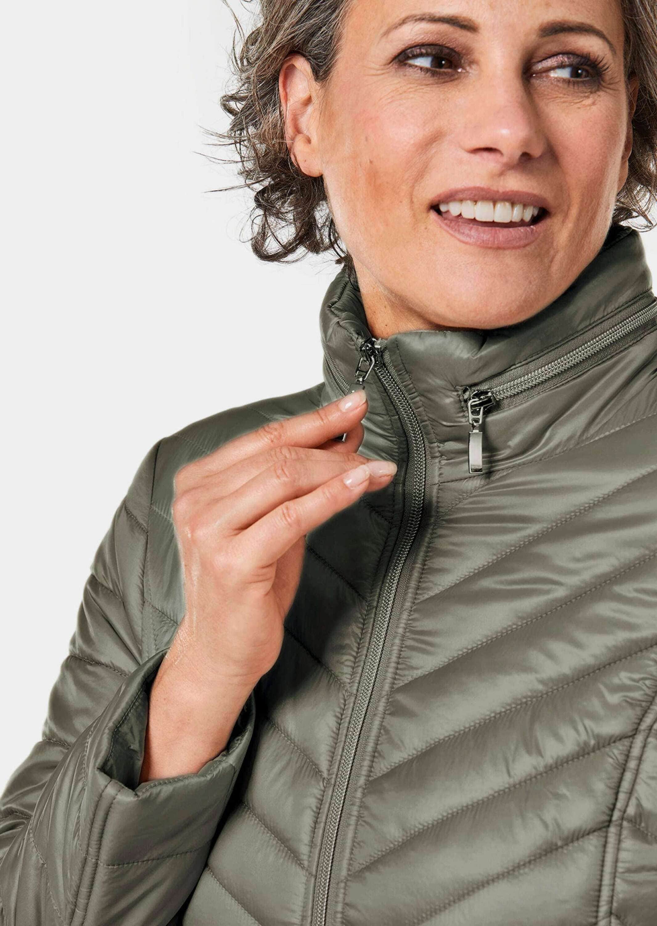GOLDNER Kurzjacke »Longsteppjacke Figurschmeichelnde, leichte Longsteppjacke«