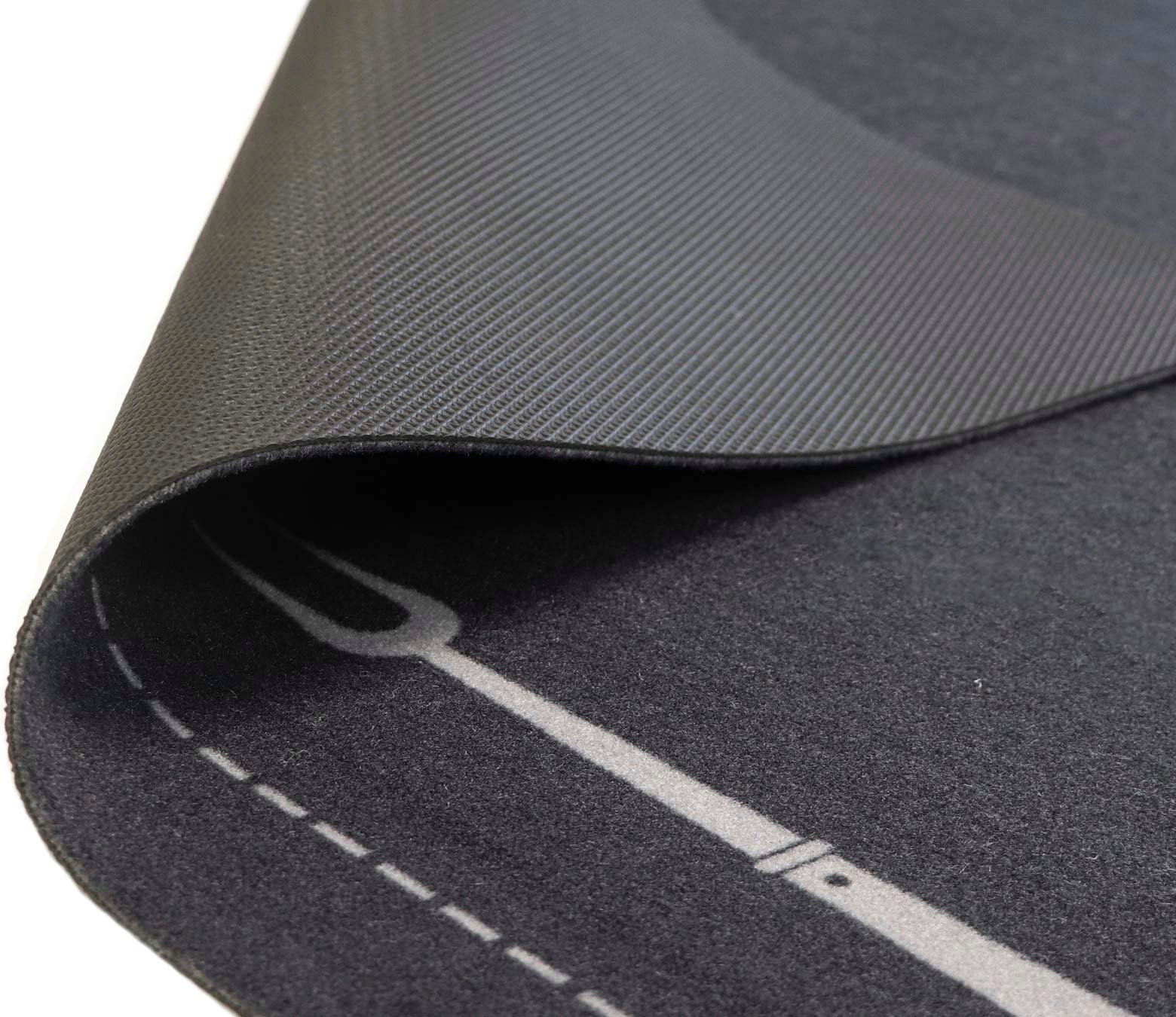 Primaflor-Ideen in Textil Fußmatte »BBQ Grillunterlage GRILL PARTY, Made in Belgium«, rechteckig, 5 mm Höhe, Grillmatte ideal als Bodenschutz, ruschhemmend, waschbar