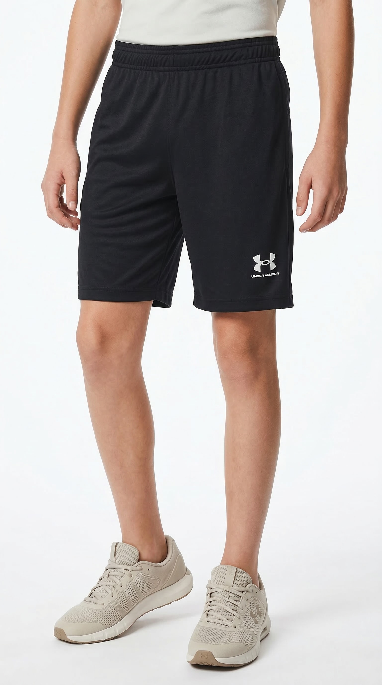 Under Armour® Trainingsshorts »UA Y CH. CORE SHORT für Jungen«  für Jungen, schnell trocknendes Material, bequeme Passform
