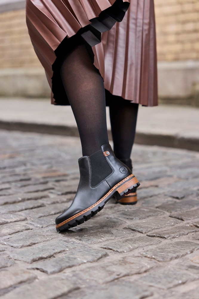 Rieker Chelseaboots  Stiefelette, Schlupfboots mit Stretch und Reißverschluss