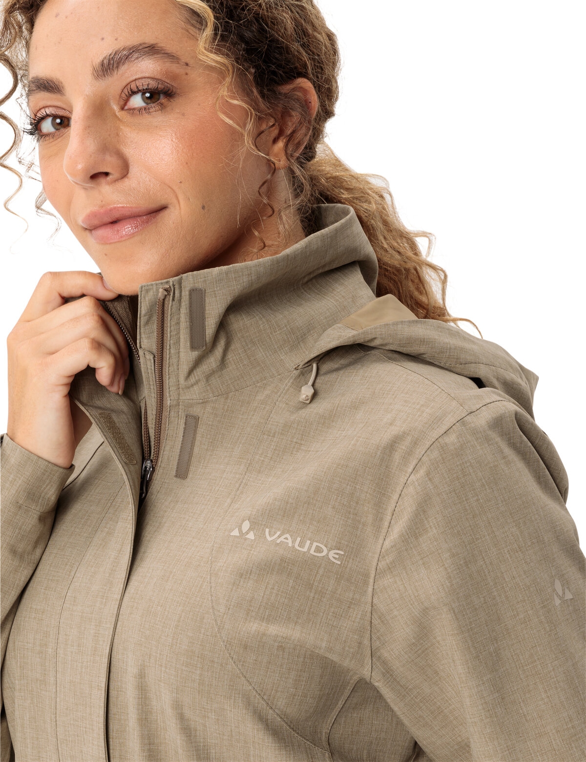 VAUDE Outdoorjacke »Women's Rosemoor Jacket II« mit Kapuze mit abnehmbarer Kapuze, wasserabweisend, windabweisend, atmungsaktiv