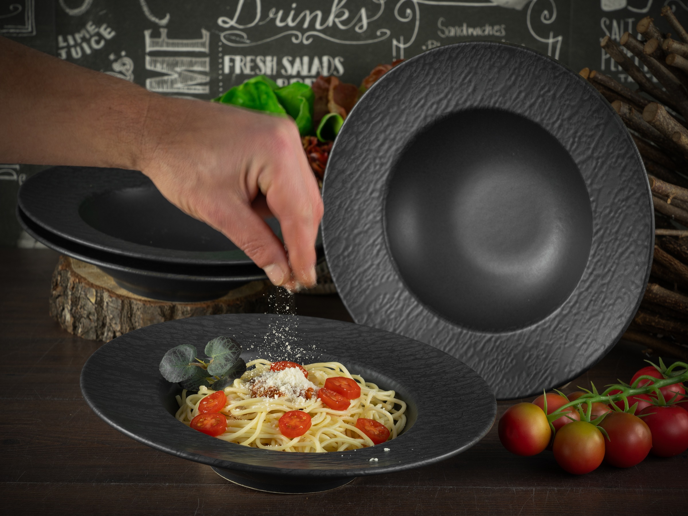 CreaTable Pastateller »Schiefer Black, Pasta Gourmetteller Set 4-tlg« Teller Set, Seidenmatte Spezialglasur, Ausdruckstarkes Relief