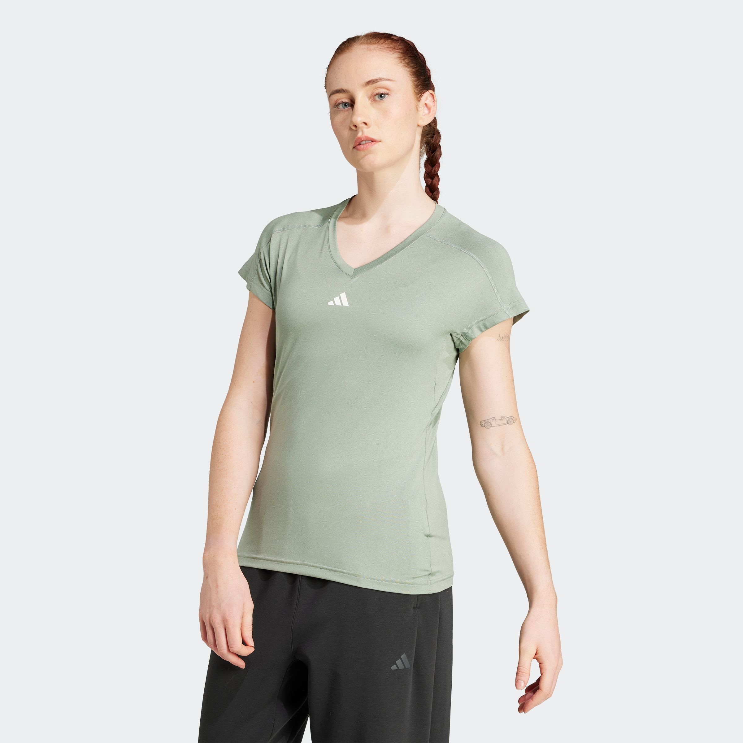 adidas Performance T-Shirt »TR-ES MIN T«, Trainingsshirt, feuchtigkeitsabsorbierend mit V Ausschnitt