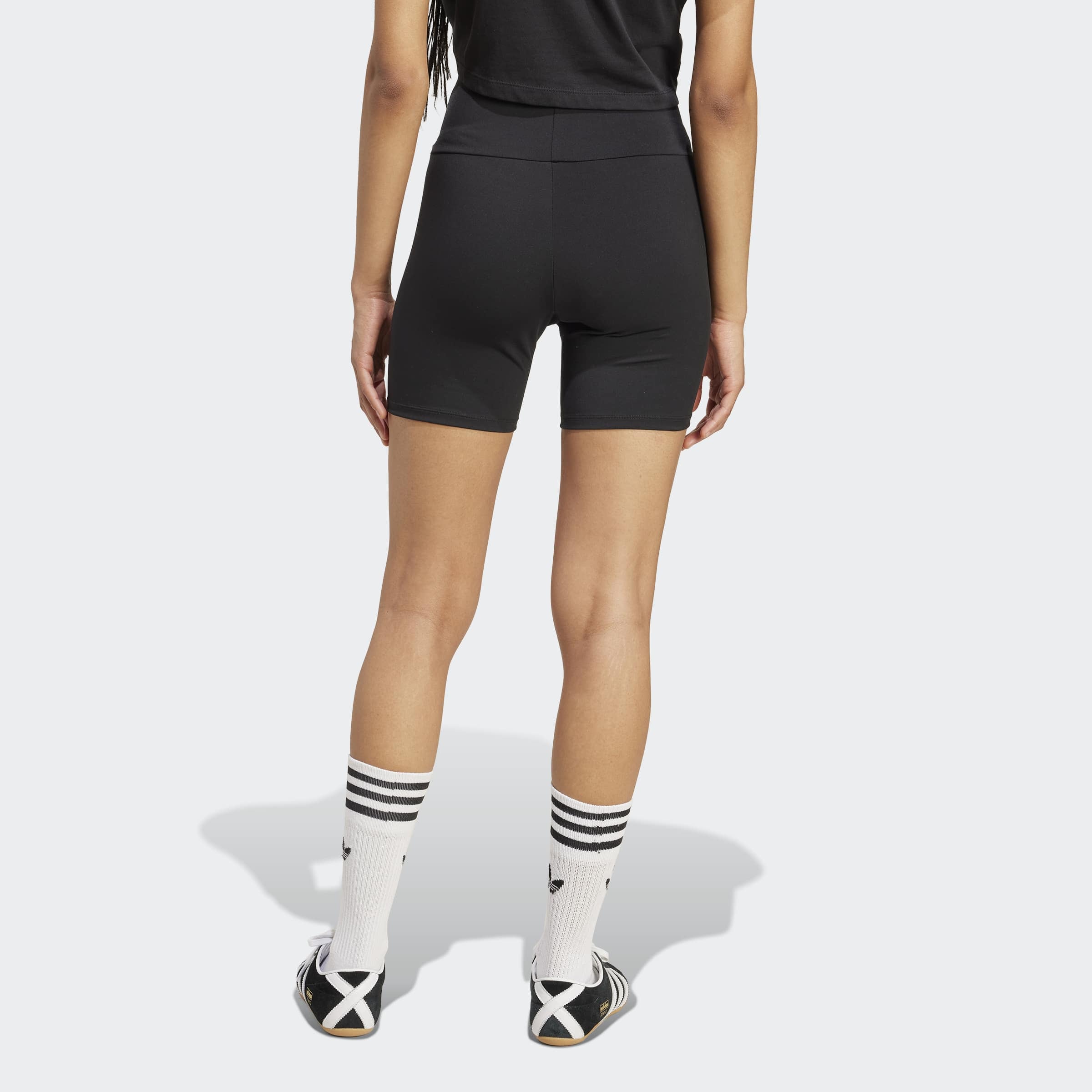 adidas Originals Shorts »ESSENTIALS«  sportlicher Stil, für Erwachsene, aus Polyester und Elasthan