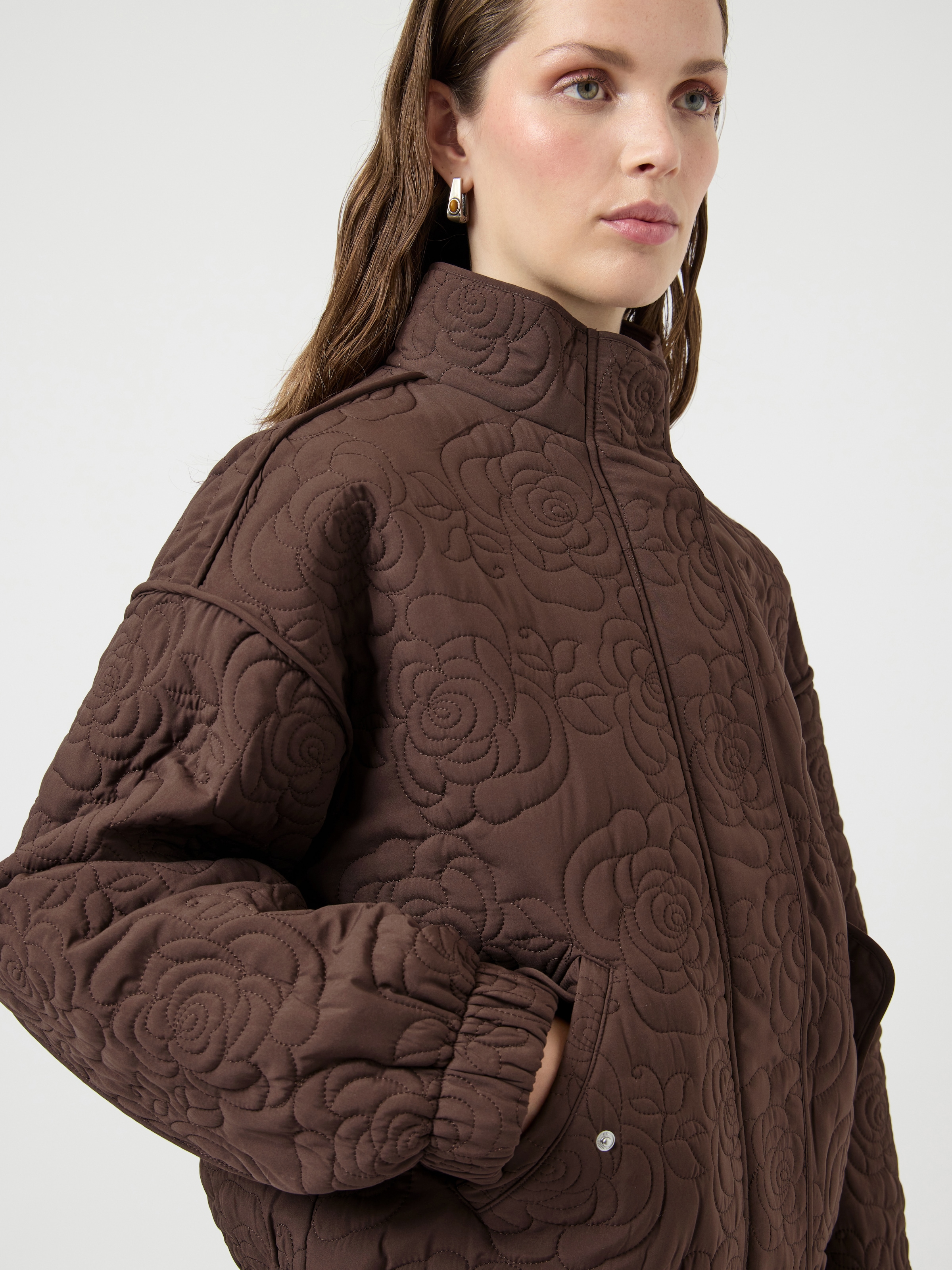 Y.A.S Blouson »YASFIPURA LS QUILTED JACKET S. NOOS« ohne Kapuze Kunstfaser, elastische Bündchen