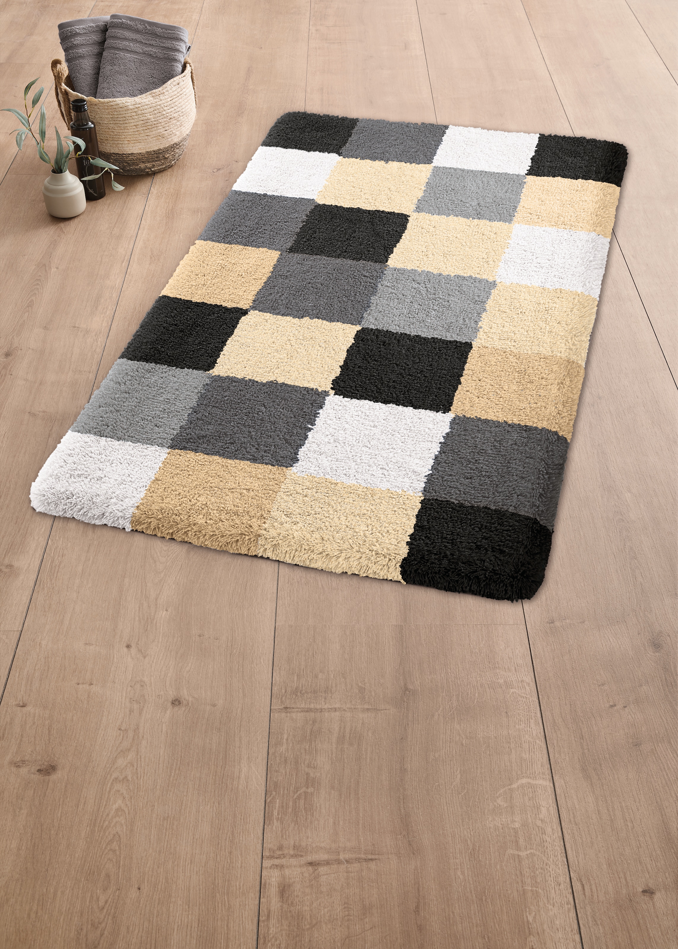 Kleine Wolke Badematte »Caro«, rutschhemmend beschichtet, fußbodenheizungsgeeignet, Badteppich, modernes Karo-Muster, Pastell-Farben, waschbar