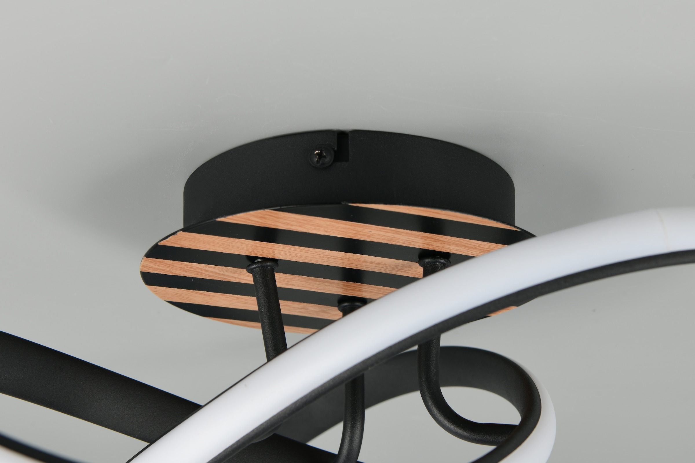 OTTO home LED Deckenleuchte »Ullii, Deckenlampe warmweiß 3000K 15W, Print Holzoptik Streifen« LED-Board 1 Stk. Warmweiß als Wandleuchte oder Deckenleuchte, LED 1800 Lumen, Ø 40cm Wohnzimmer