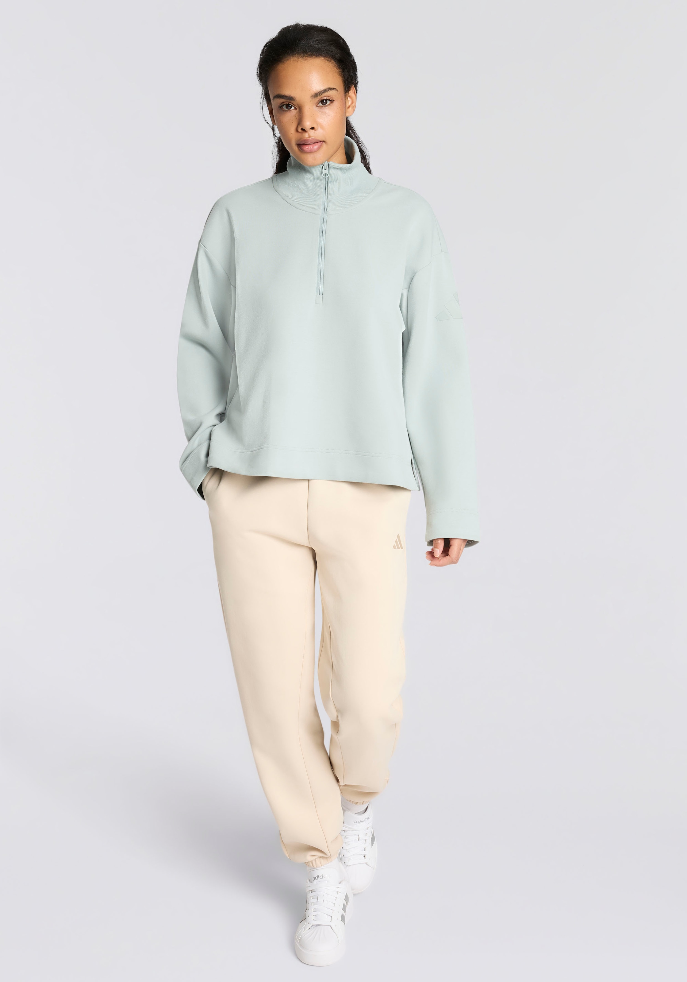 adidas Sportswear Sporthose »FUTURE ICONS SMALL LOGO«  Regulär geschnitten, elastischer Bund