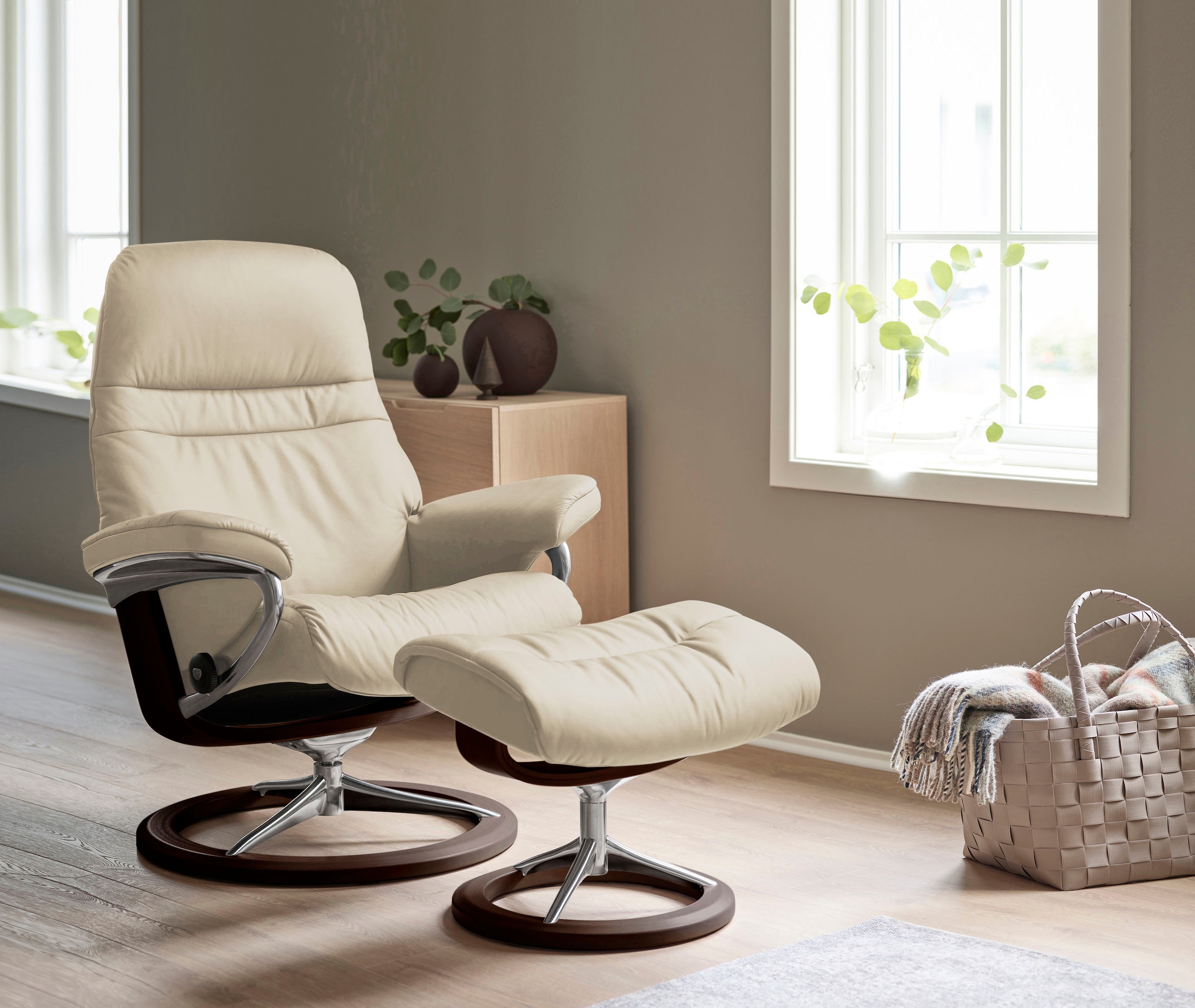 Stressless® Relaxsessel »Sunrise«, (Set, Relaxsessel mit Hocker), mit Signature Base, Größe M, Gestell Braun