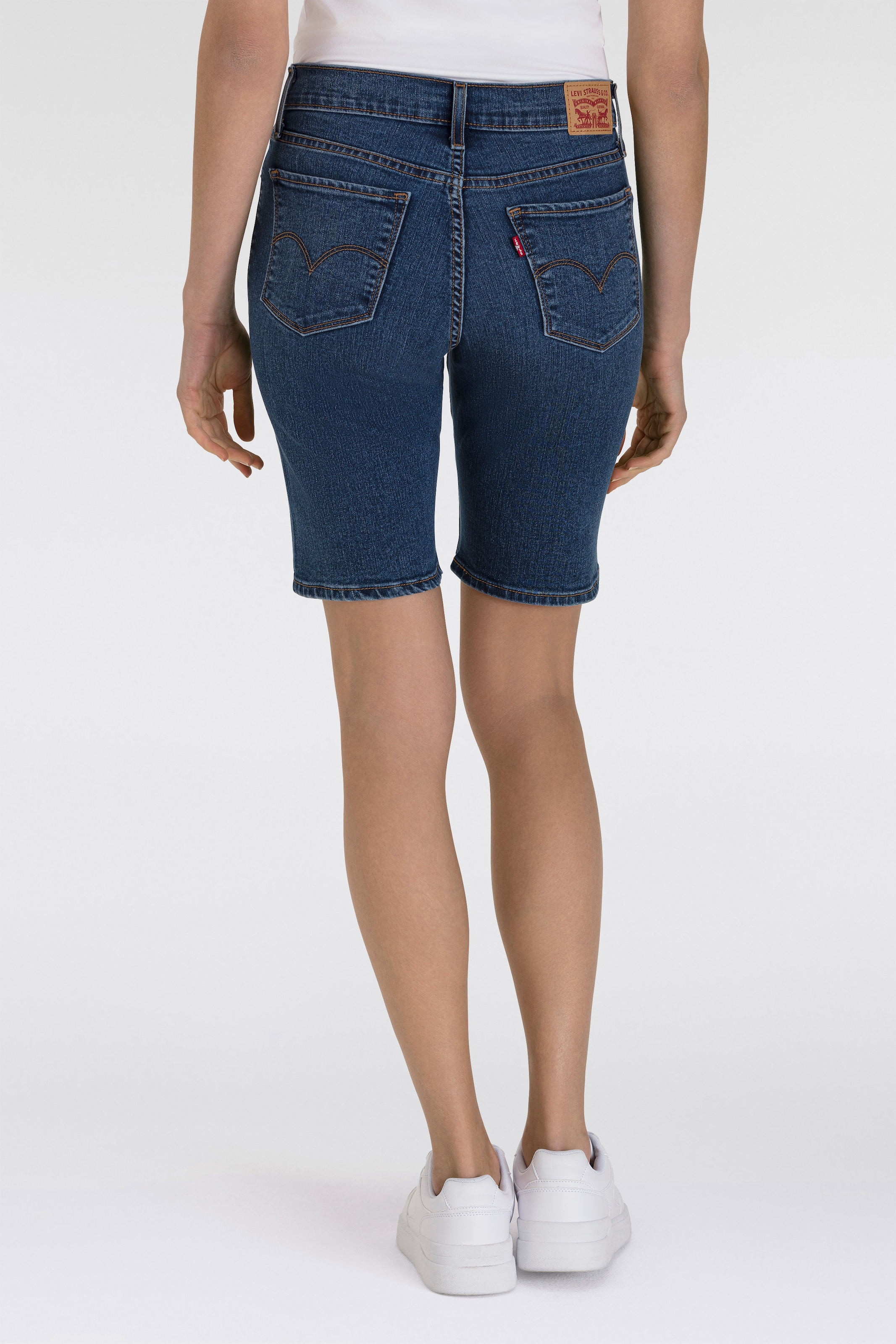 Levi's® Shorts »SHAPING BERMUDA«, im Five-Pocket Style